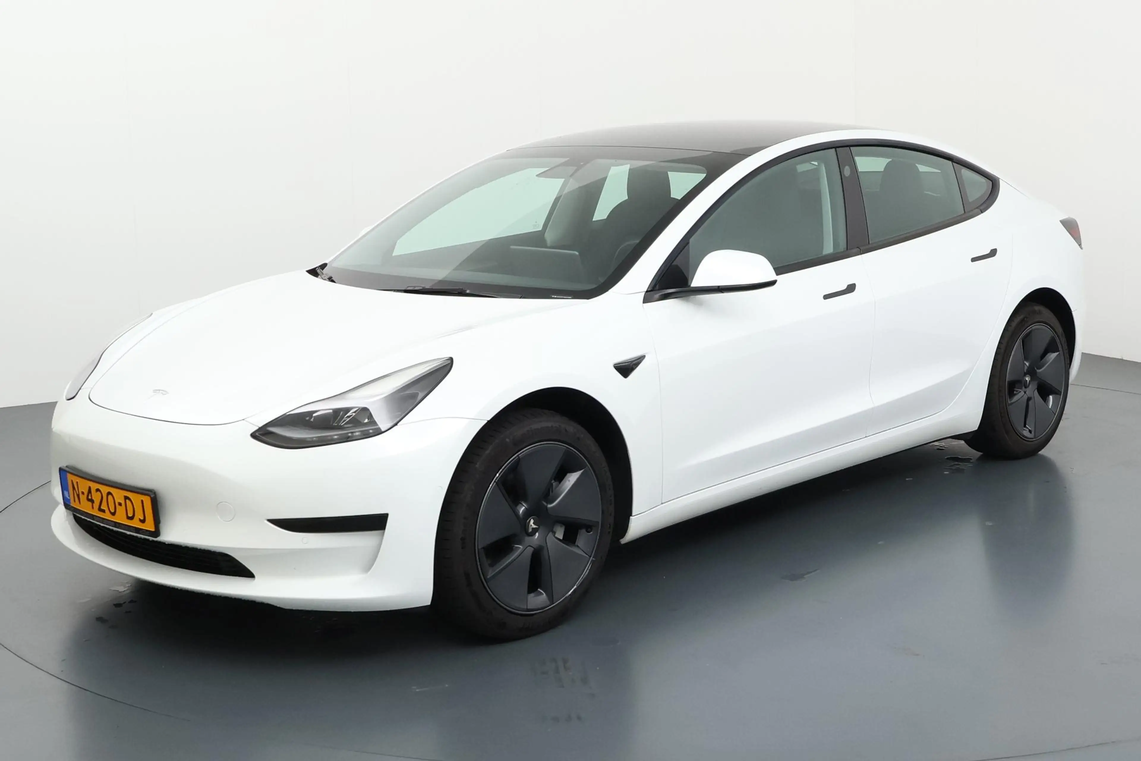Tesla Model 3 Standard RWD Plus 60 kWh Betaalbaar instapmodel in — photo 5