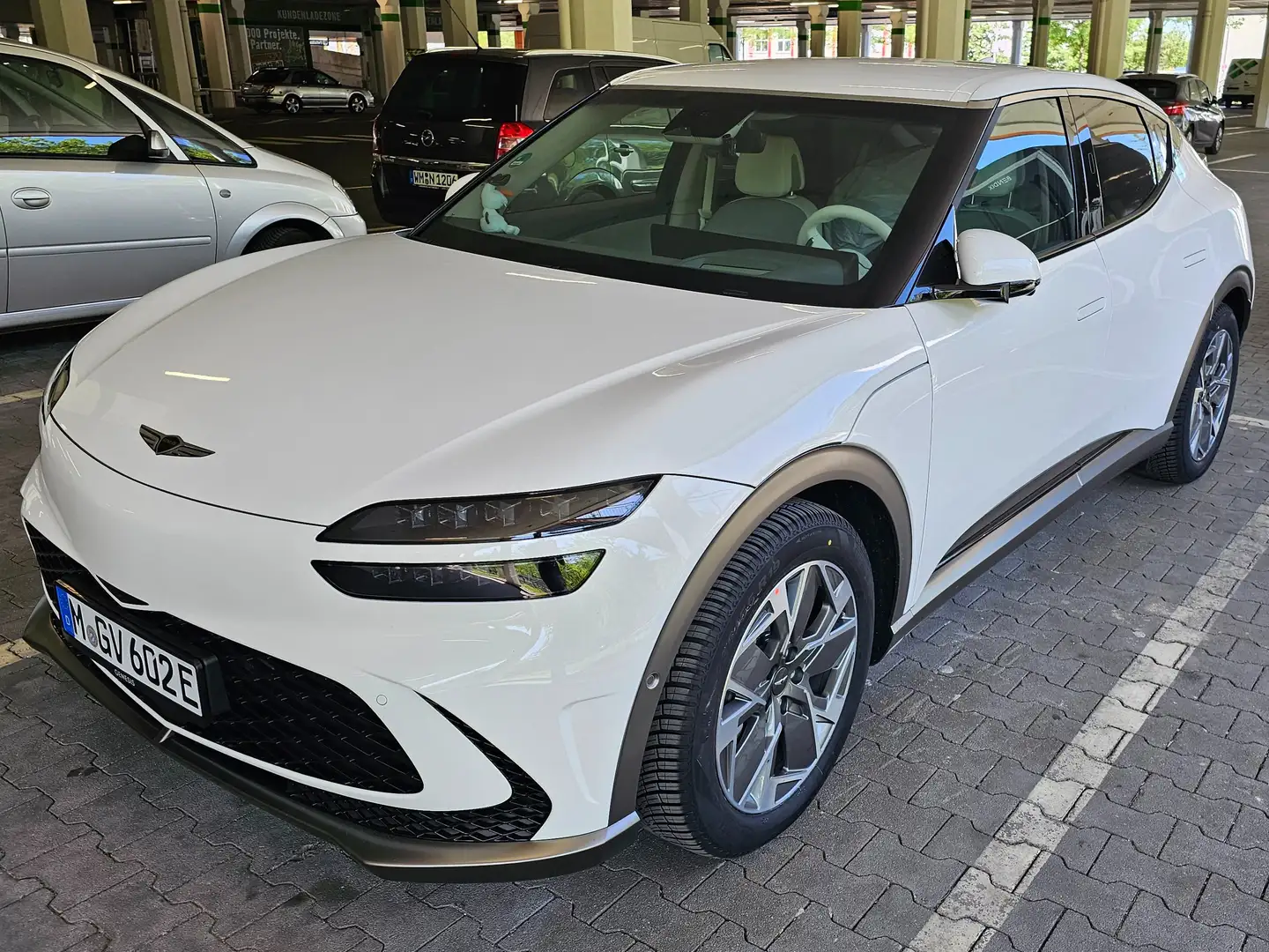 Genesis GV60 GV60 AWDSport White - 1