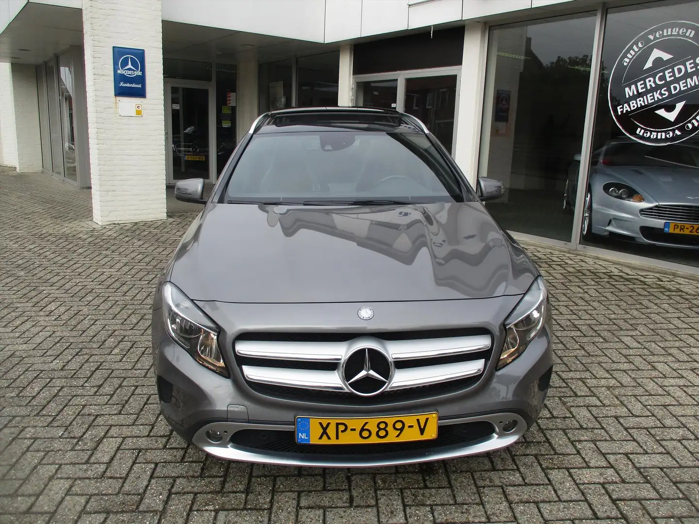 Mercedes-Benz GLA 200 156pk 7G-DCT URBAN Gris - 2