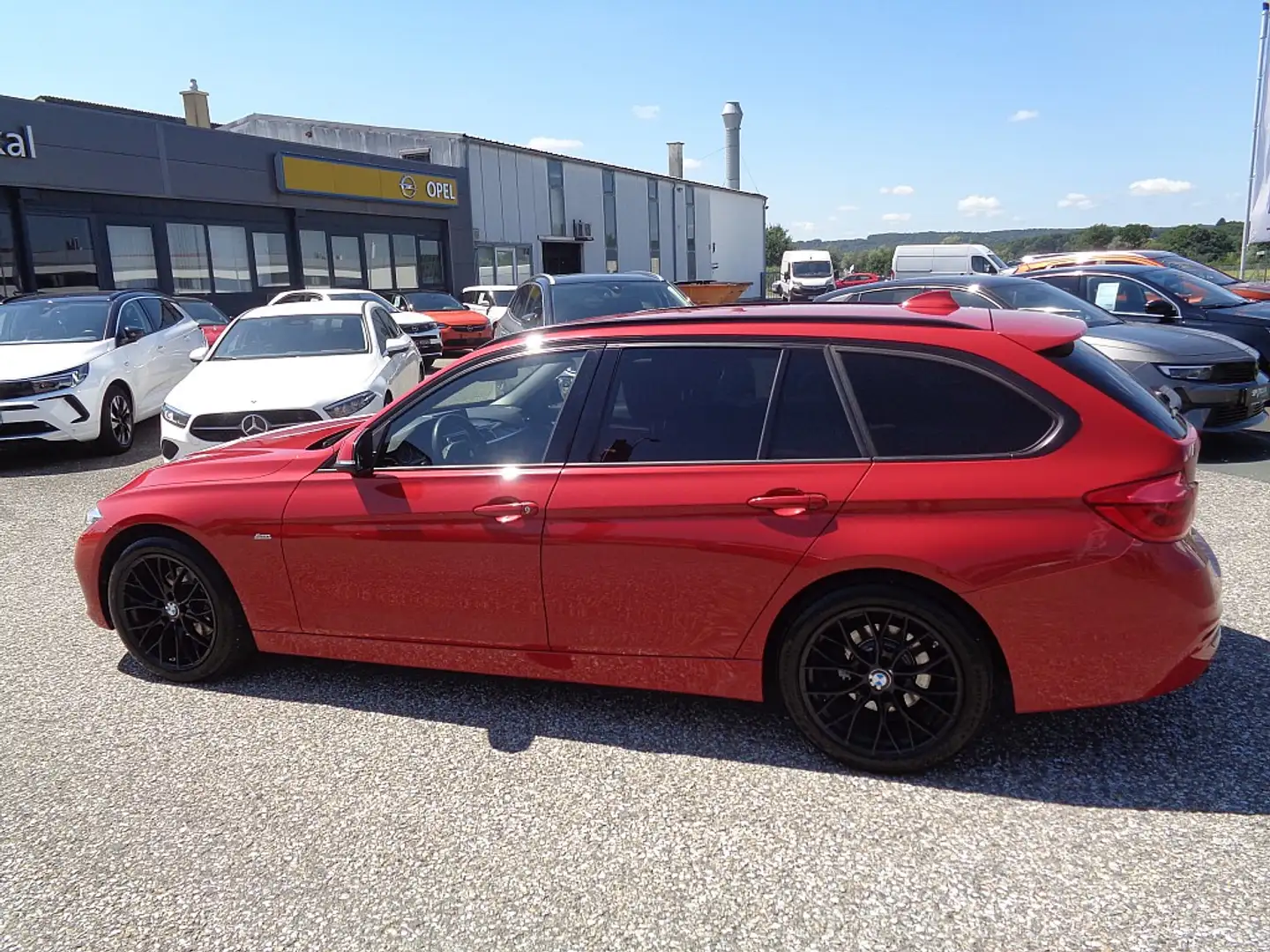 BMW 320 d xDrive Touring Sport Line Aut. *Topausstattung* Rot - 2