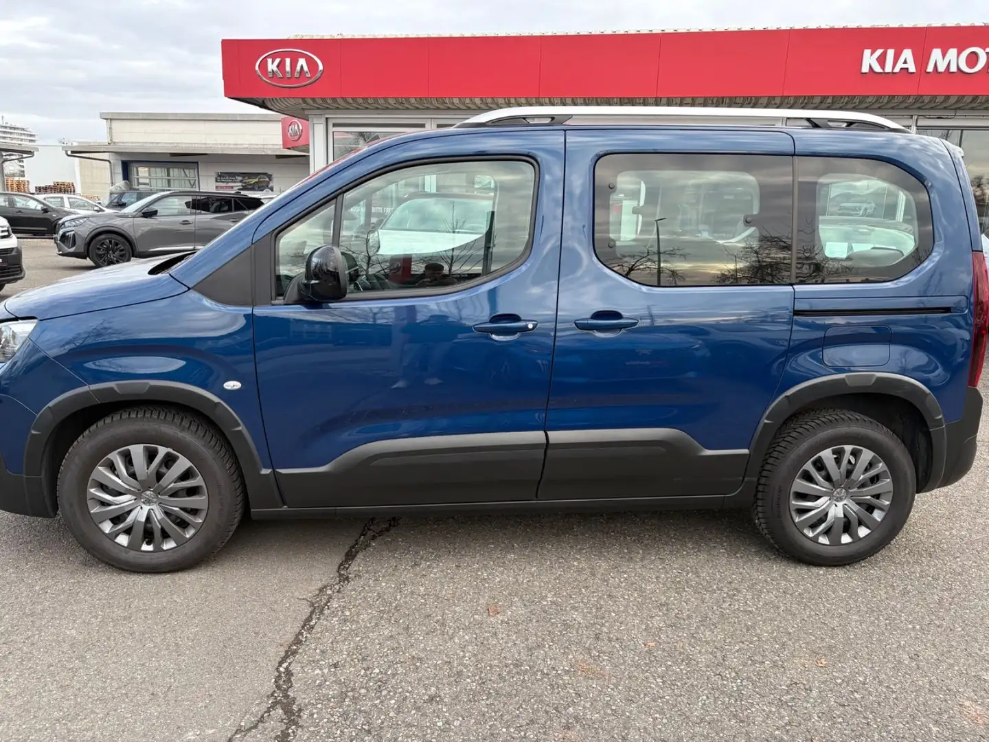 Peugeot Rifter PureTech 130 L1 EAT8 Allure Blau - 2