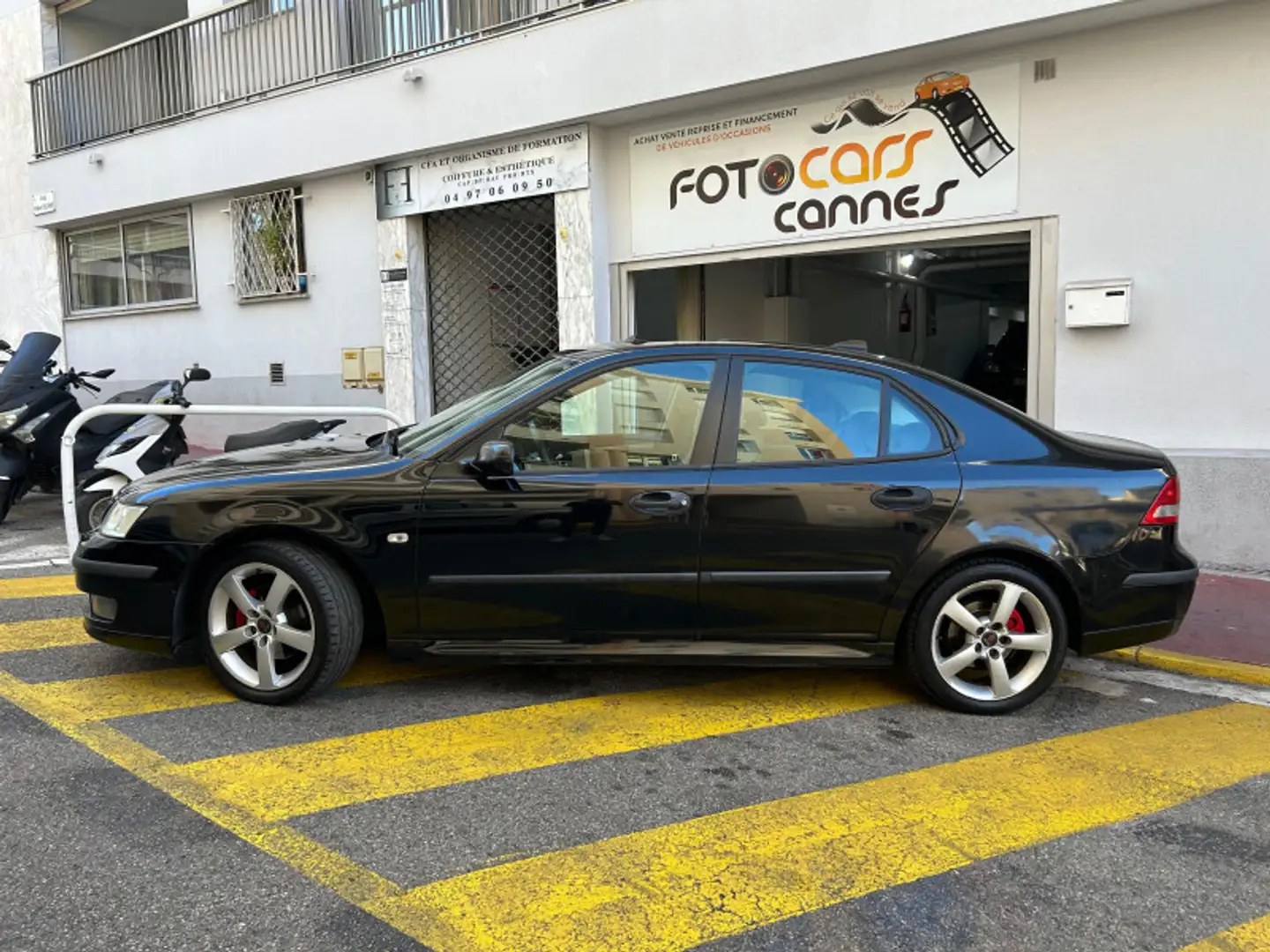 Saab 9-3 2.2 TID125 VECTOR Schwarz - 2