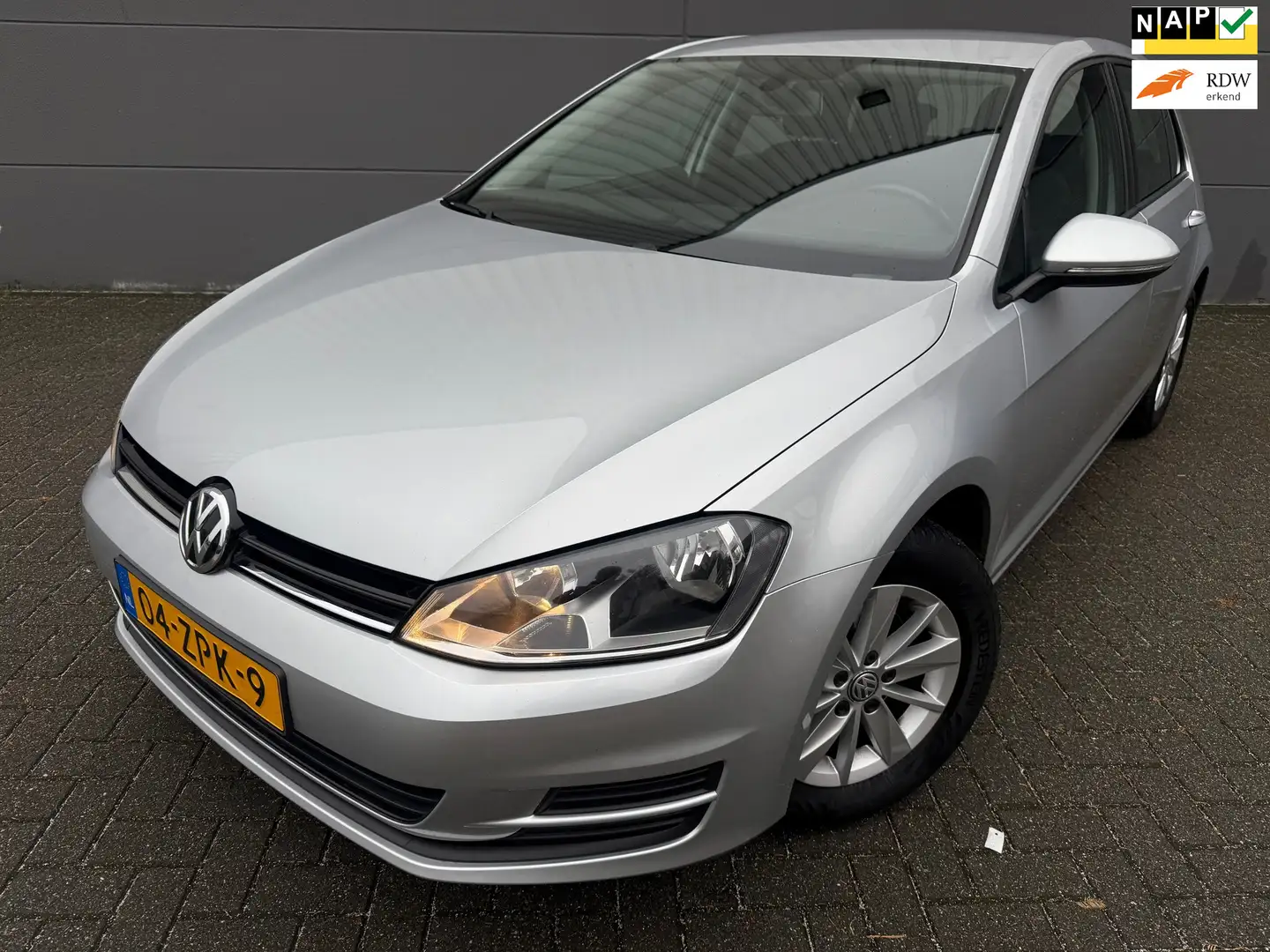 Volkswagen Golf 1.2 TSI Comfortline*AIRCO*APK*NAP*CRUISE*VELGEN*TE Grijs - 1