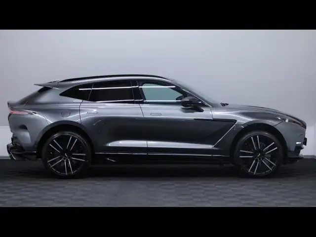 Aston Martin DBX view 3