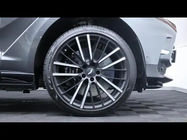 Aston Martin DBX view 9