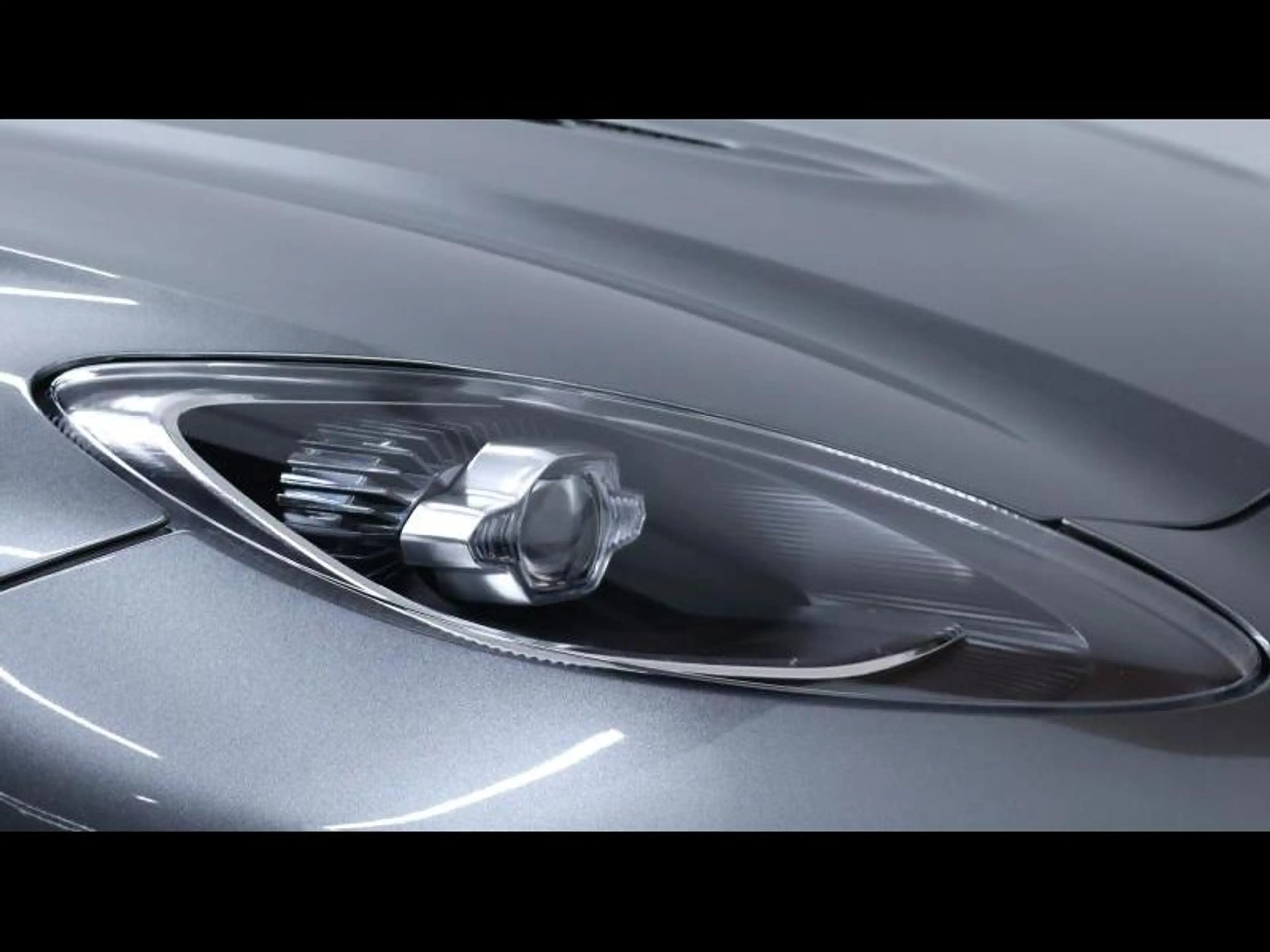 Aston Martin DBX 707 — photo 7