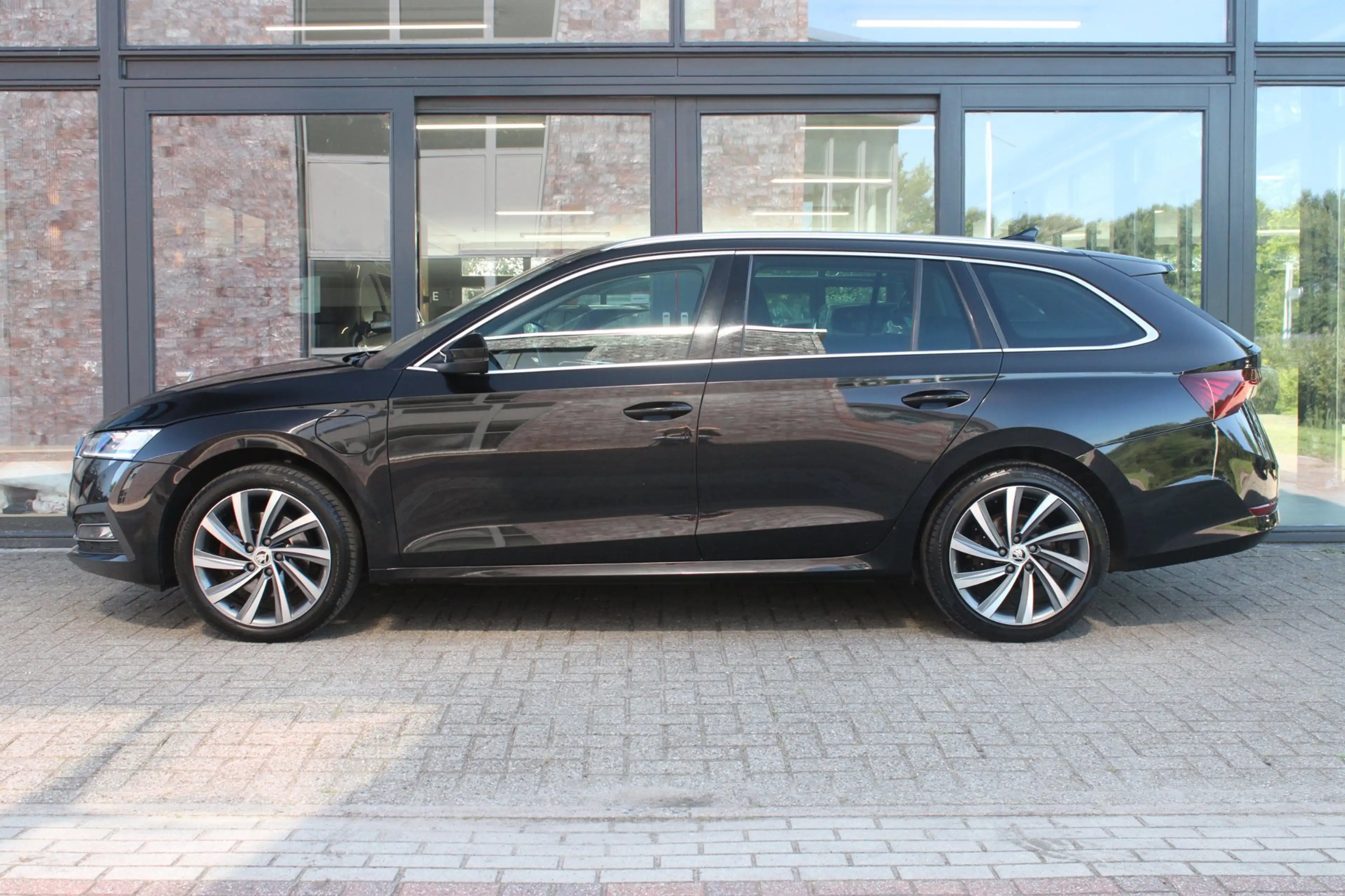 Skoda Octavia Combi 1.4 TSI HYBRID|PHEV Business Edition+ | Adap — photo 3