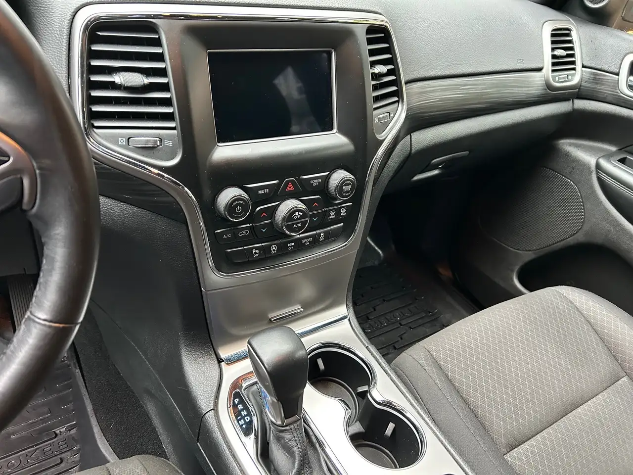 Jeep Grand Cherokee снимка Jeep Grand Cherokee