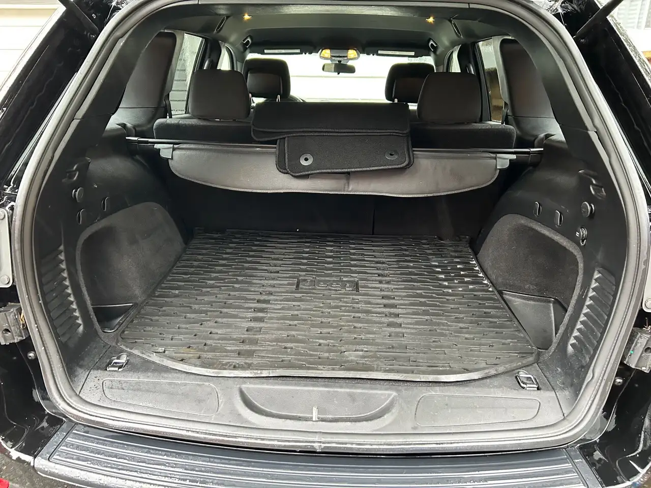 Jeep Grand Cherokee снимка Jeep Grand Cherokee