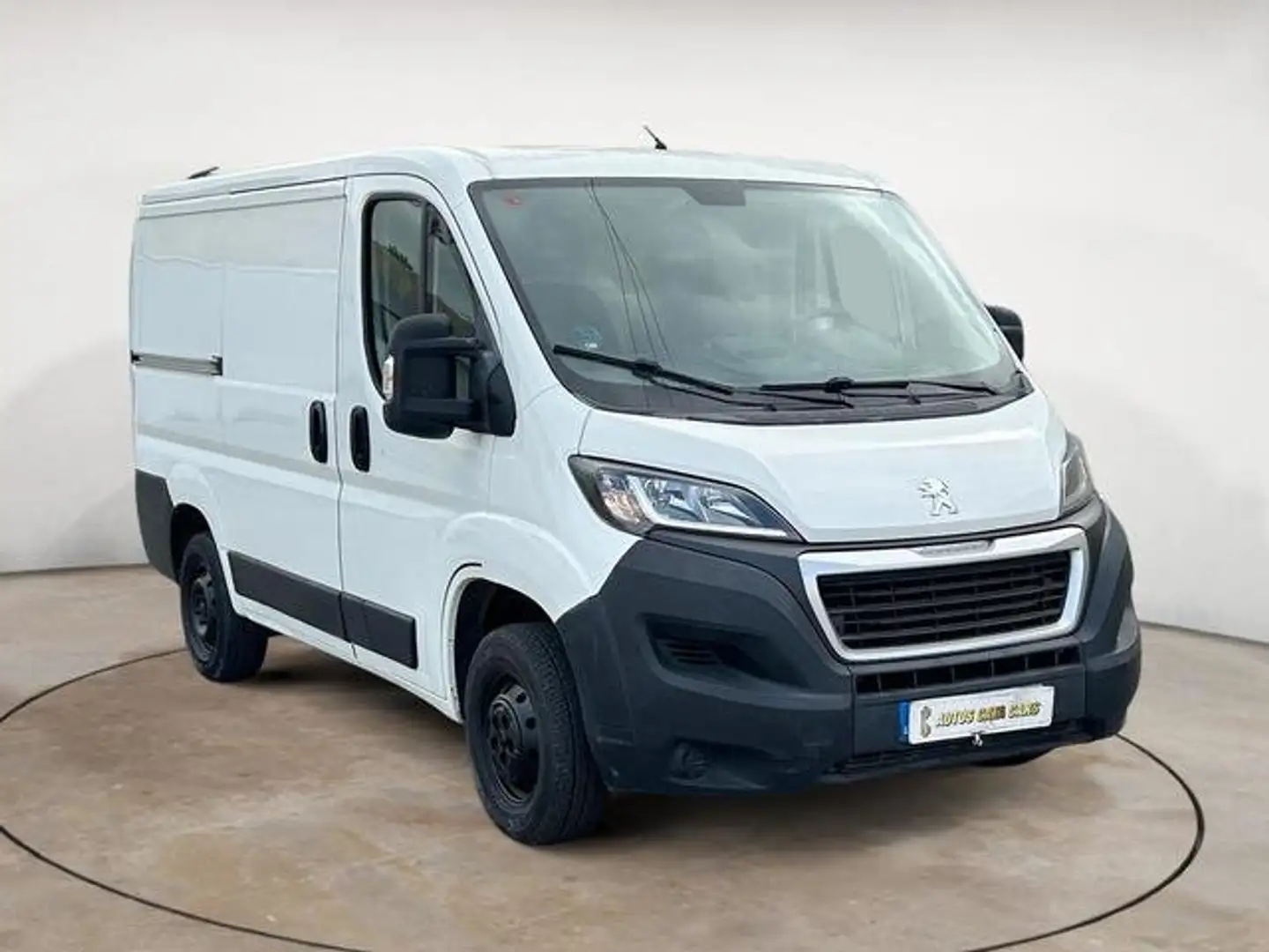 Peugeot Boxer Furgón 2.0BlueHDI 330 L1H1 Pack 110 Blanco - 1
