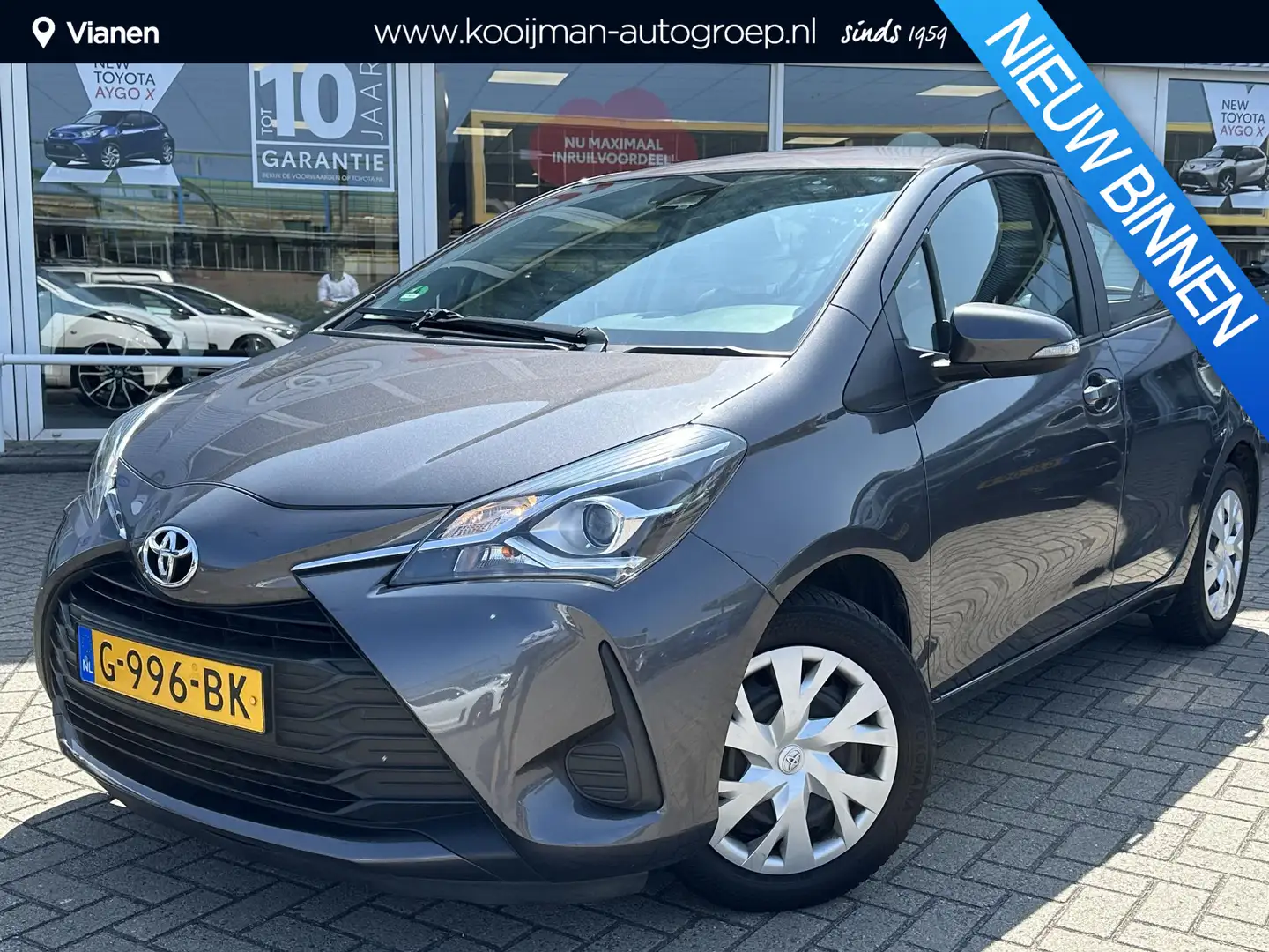 Toyota Yaris 1.0 VVT-i Active Grijs - 1
