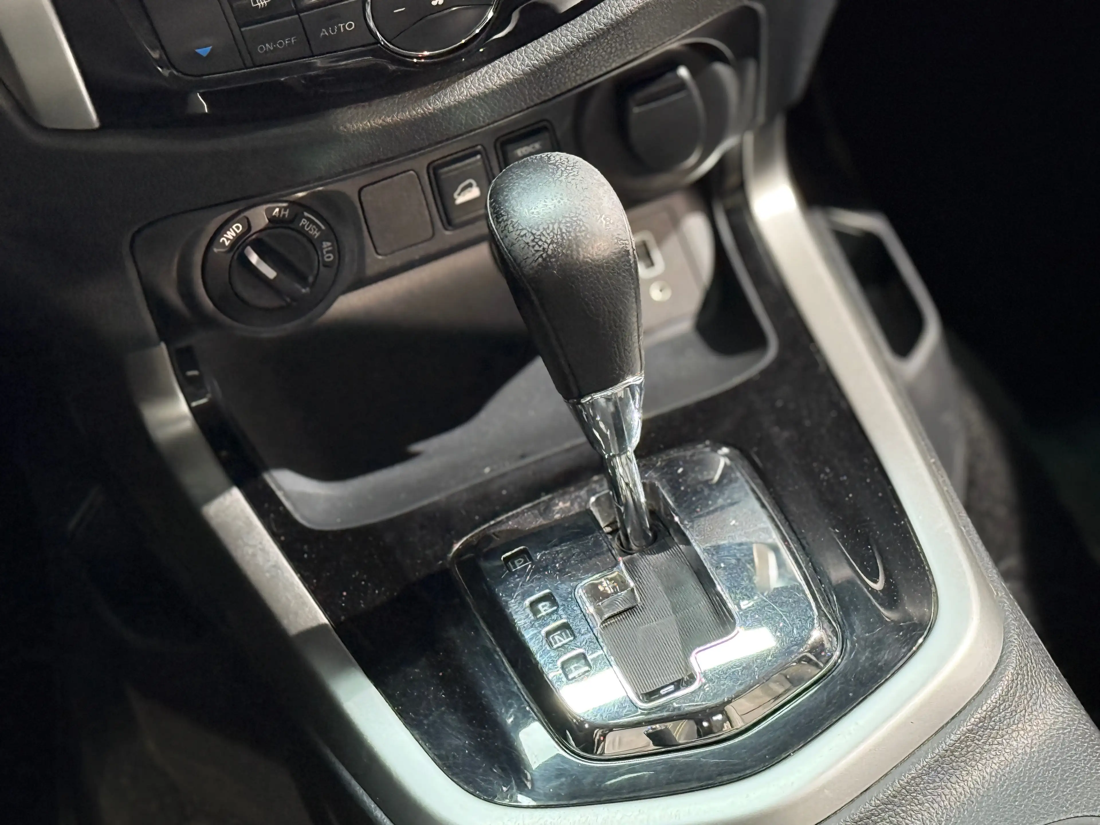 Nissan Navara 2.3 dCi 4WD New N-Guard 190CH*BOITE AUTO*TOIT OUV. — photo 11