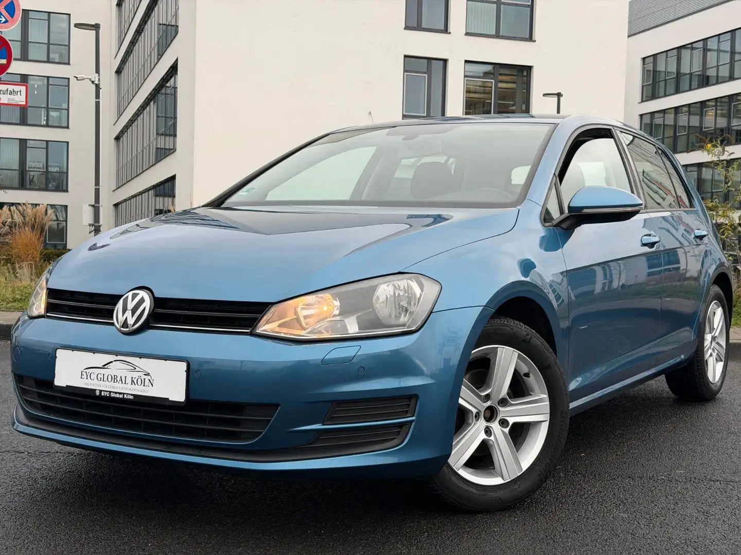 Volkswagen Golf VII Lim. Comfortline BMT Bleu - 1