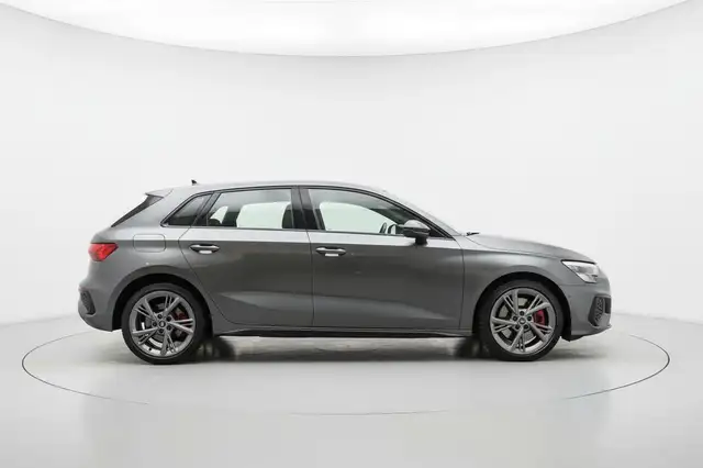 Audi A3 view 4