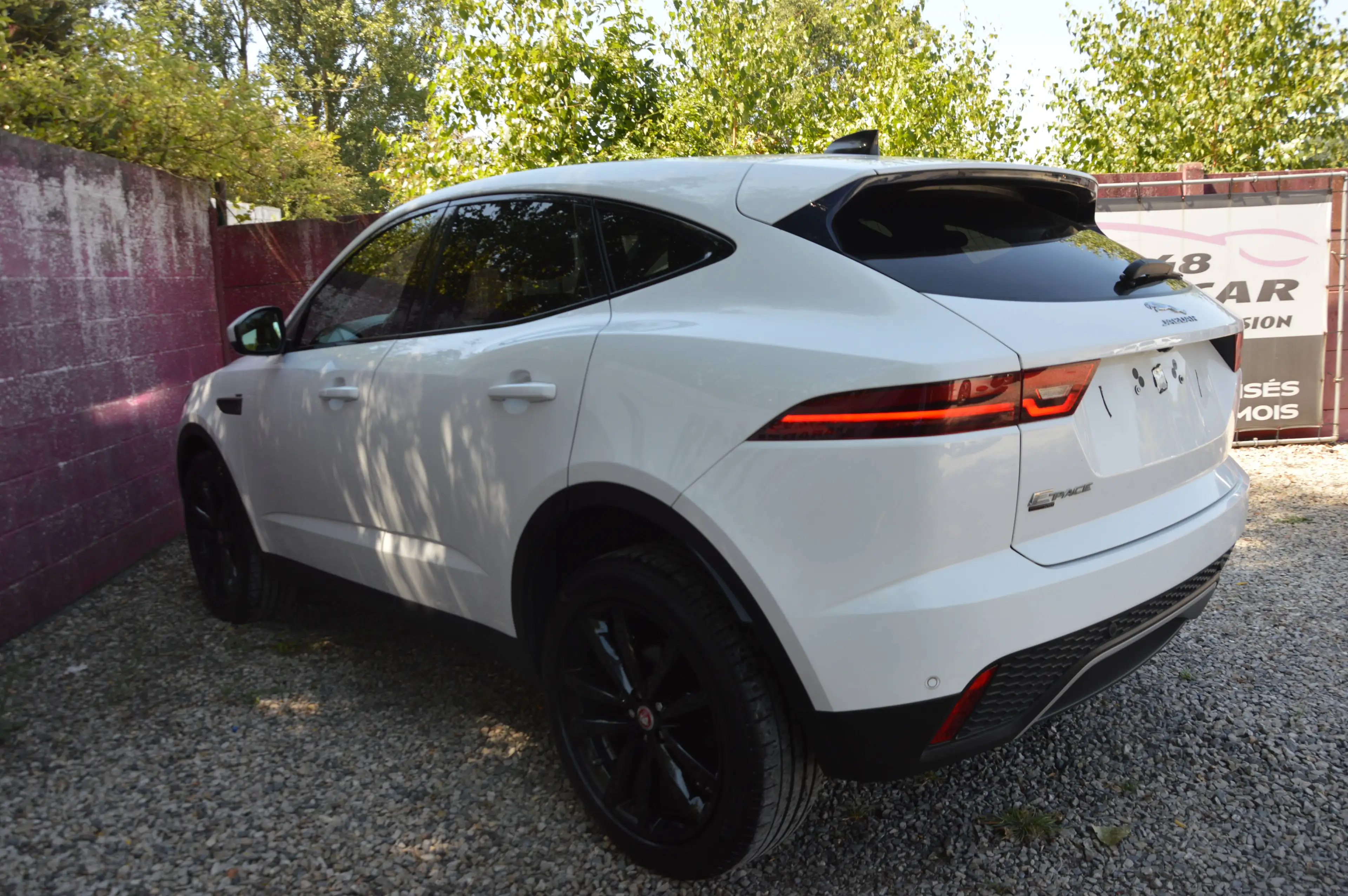 Jaguar E-Pace 2.0D AWD R-Dynamic NAV CAM CLIM CRUIS 63.761KM — photo 5