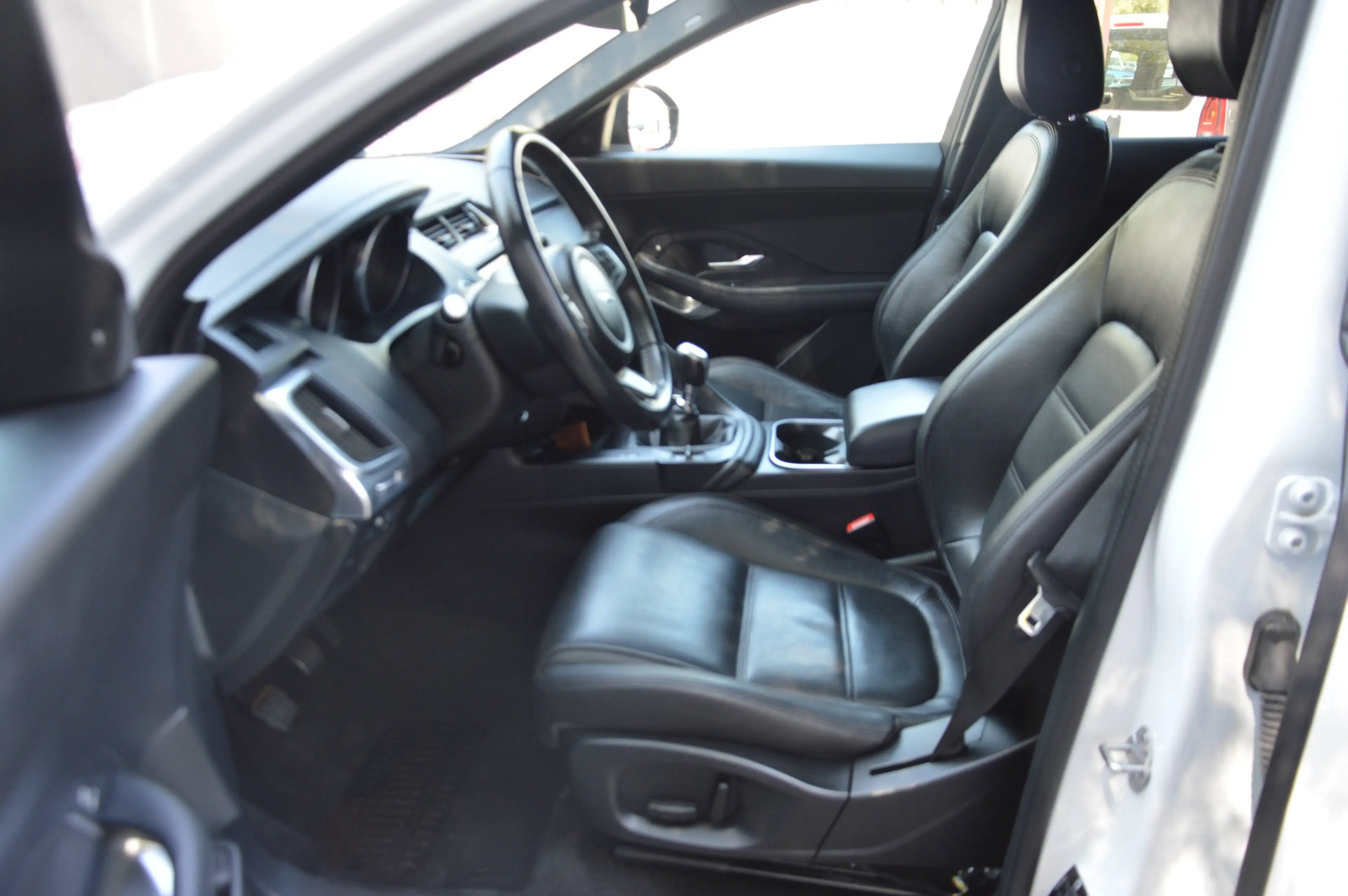 Jaguar E-Pace 2.0D AWD R-Dynamic NAV CAM CLIM CRUIS 63.761KM — photo 8