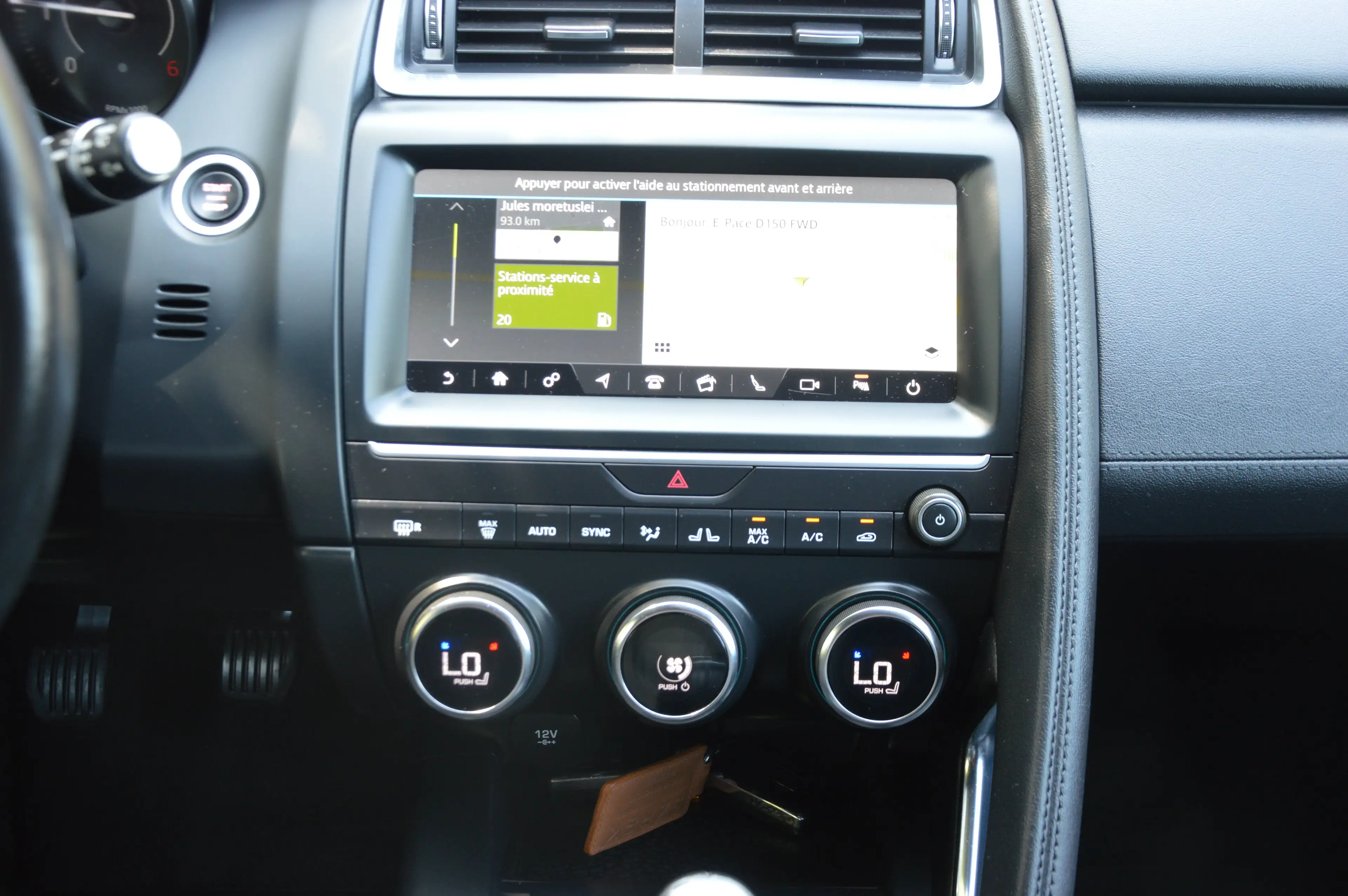 Jaguar E-Pace 2.0D AWD R-Dynamic NAV CAM CLIM CRUIS 63.761KM — photo 14