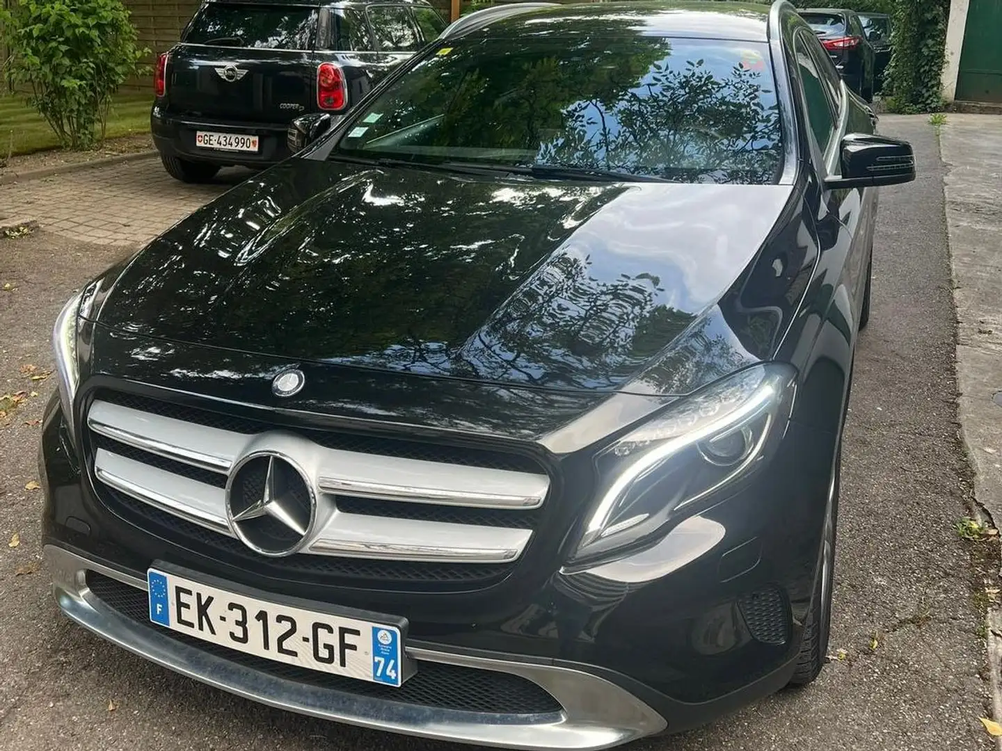 Mercedes-Benz GLA 220 GLA 220 d 7-G DCT Sensation Černá - 1