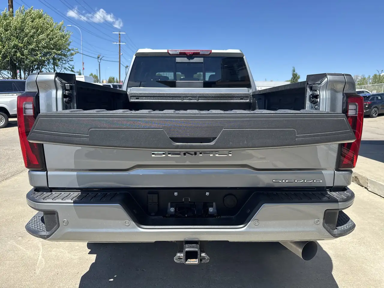 GMC Sierra 3500HD снимка GMC Sierra 3500HD