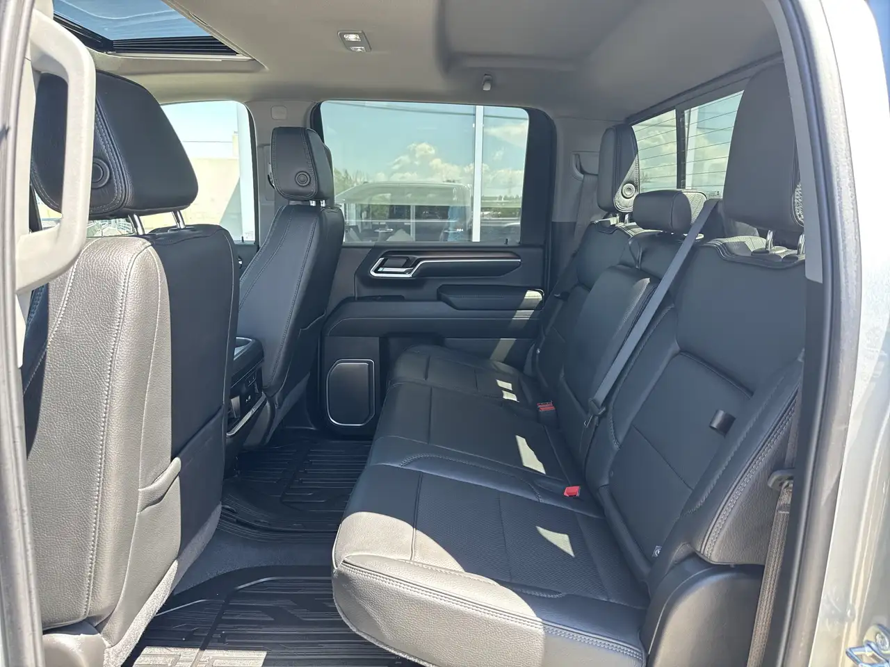 GMC Sierra 3500HD снимка GMC Sierra 3500HD