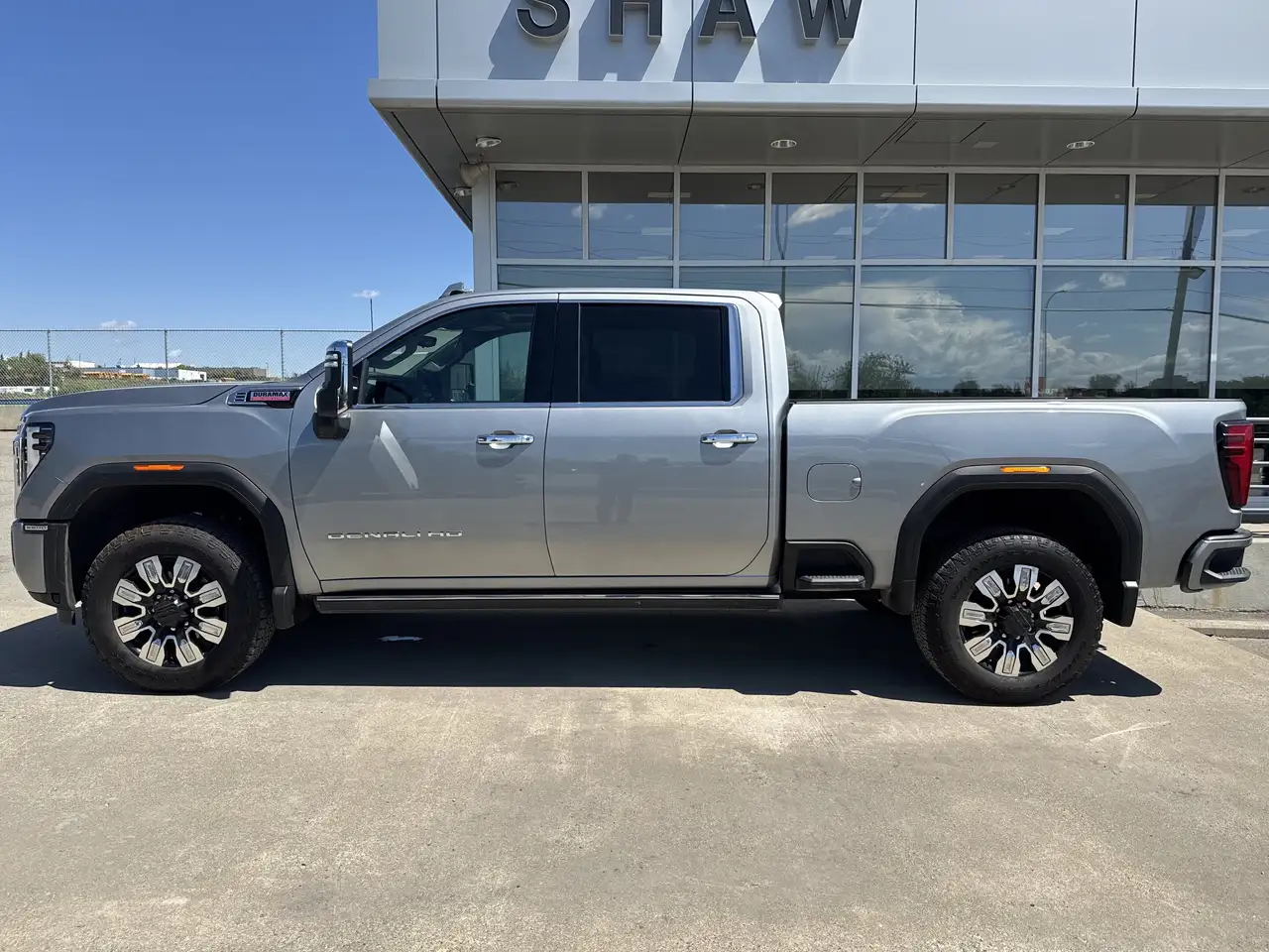GMC Sierra 3500HD снимка GMC Sierra 3500HD