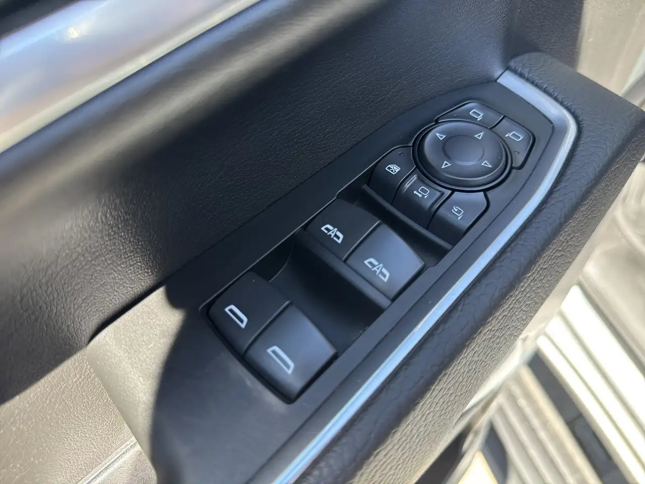 GMC Sierra 3500HD снимка GMC Sierra 3500HD