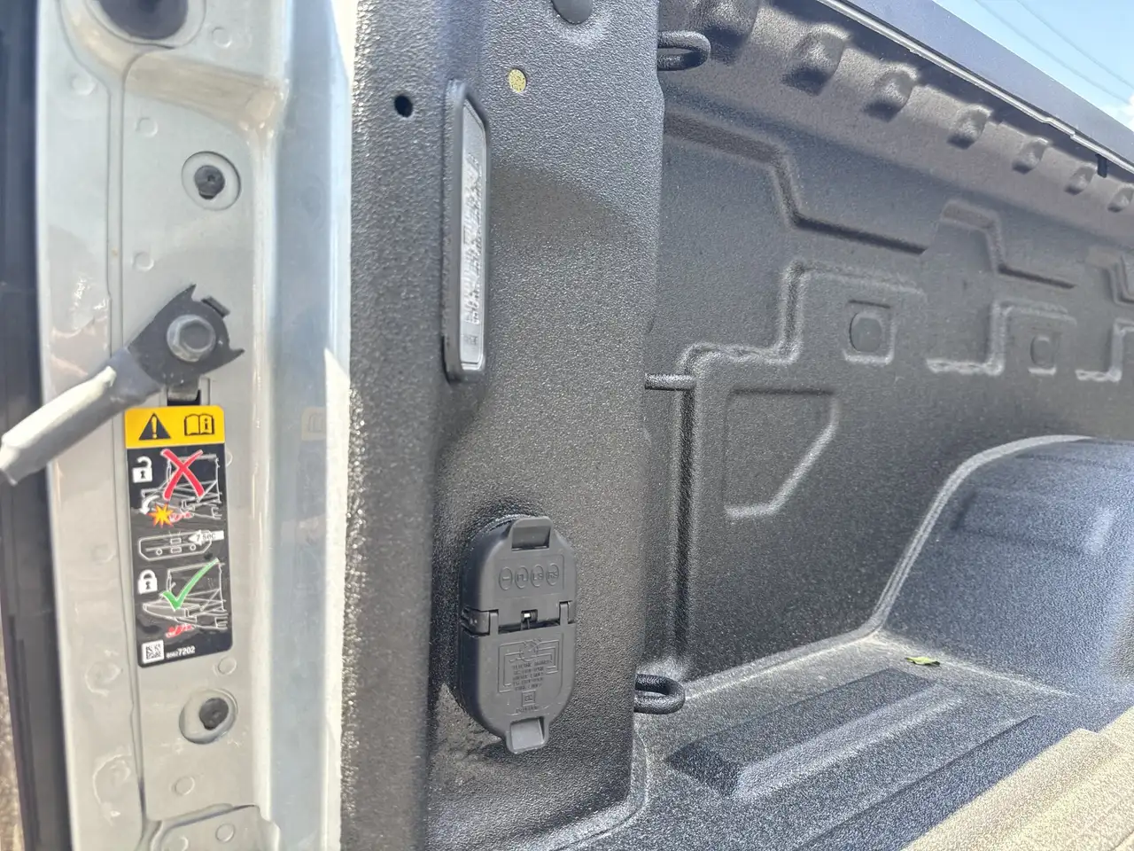 GMC Sierra 3500HD снимка GMC Sierra 3500HD
