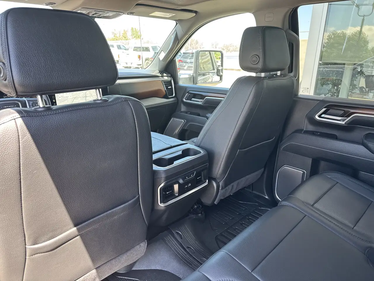 GMC Sierra 3500HD снимка GMC Sierra 3500HD