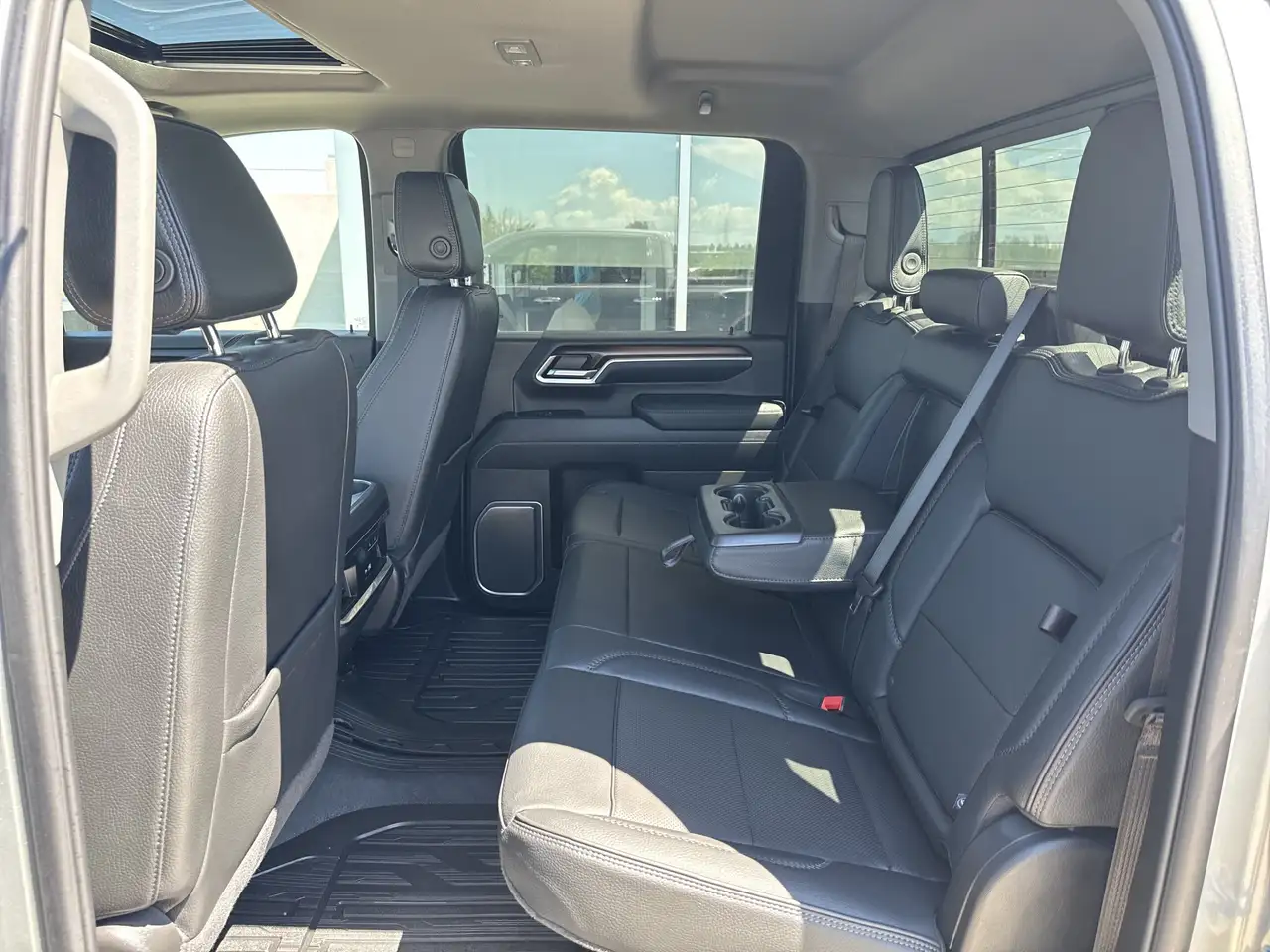 GMC Sierra 3500HD снимка GMC Sierra 3500HD
