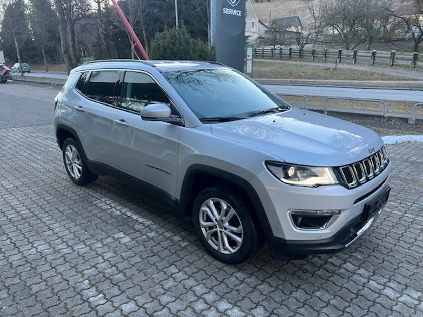 Jeep Compass 1,6 MJet Limited FWD *NAVI*RFK*SZH*TOP ZUSTAND* Grau - 1