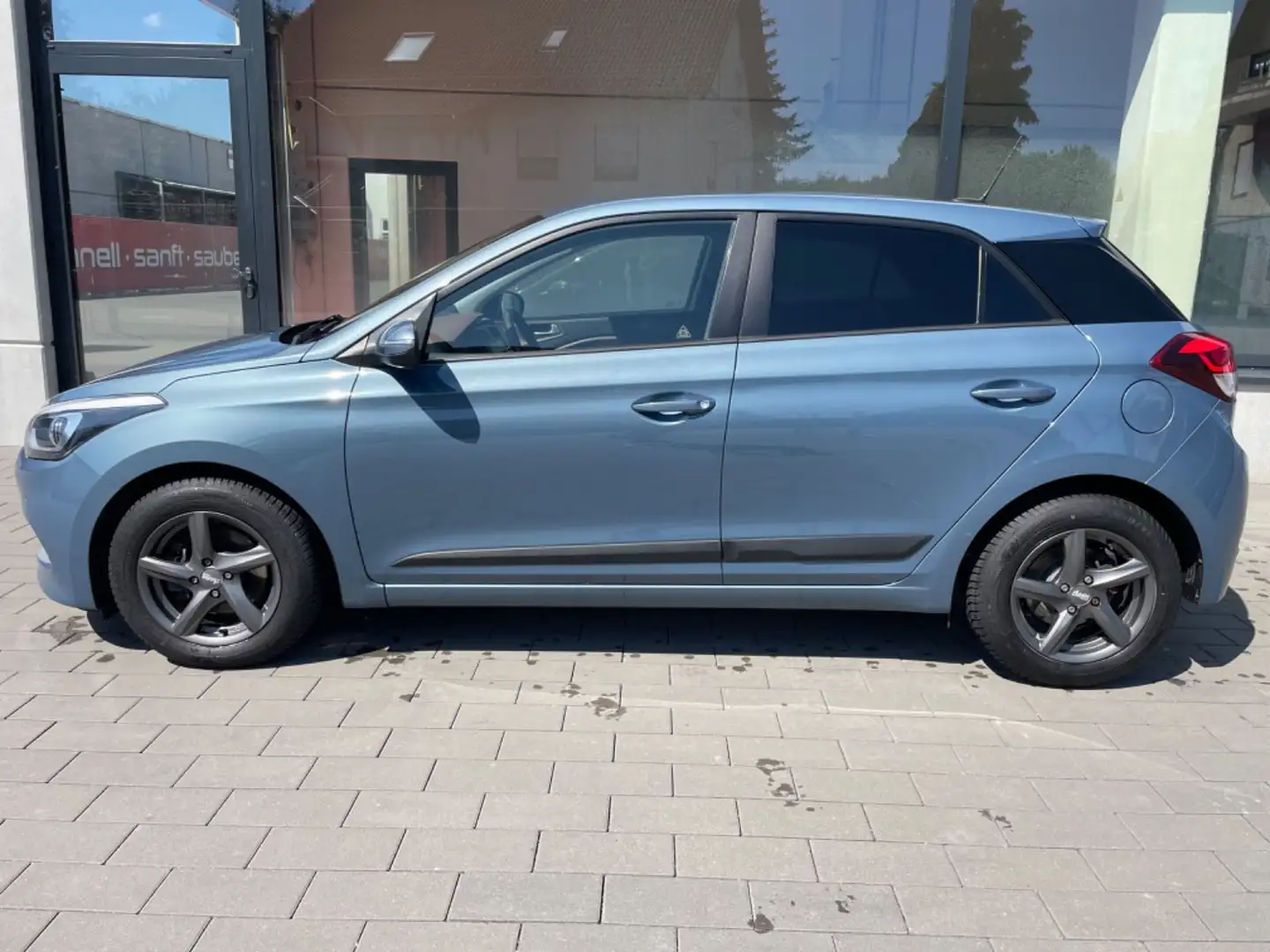 Hyundai i20 Style Klima Sitzh. Lenkh. Kamera LED 1. Hand Grau - 2