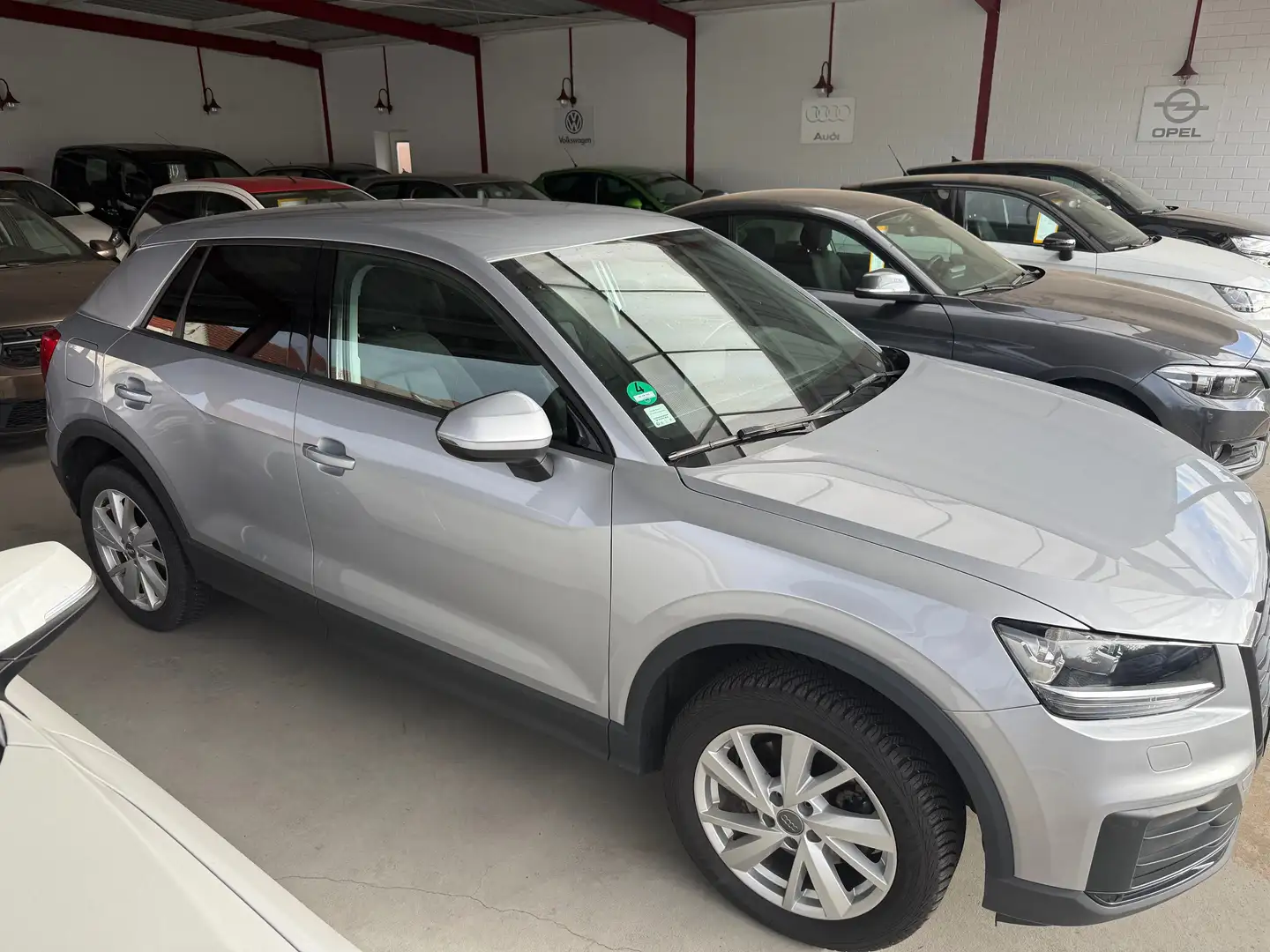 Audi Q2 Q2 1.0 TFSI ultra S tronic design Grau - 2