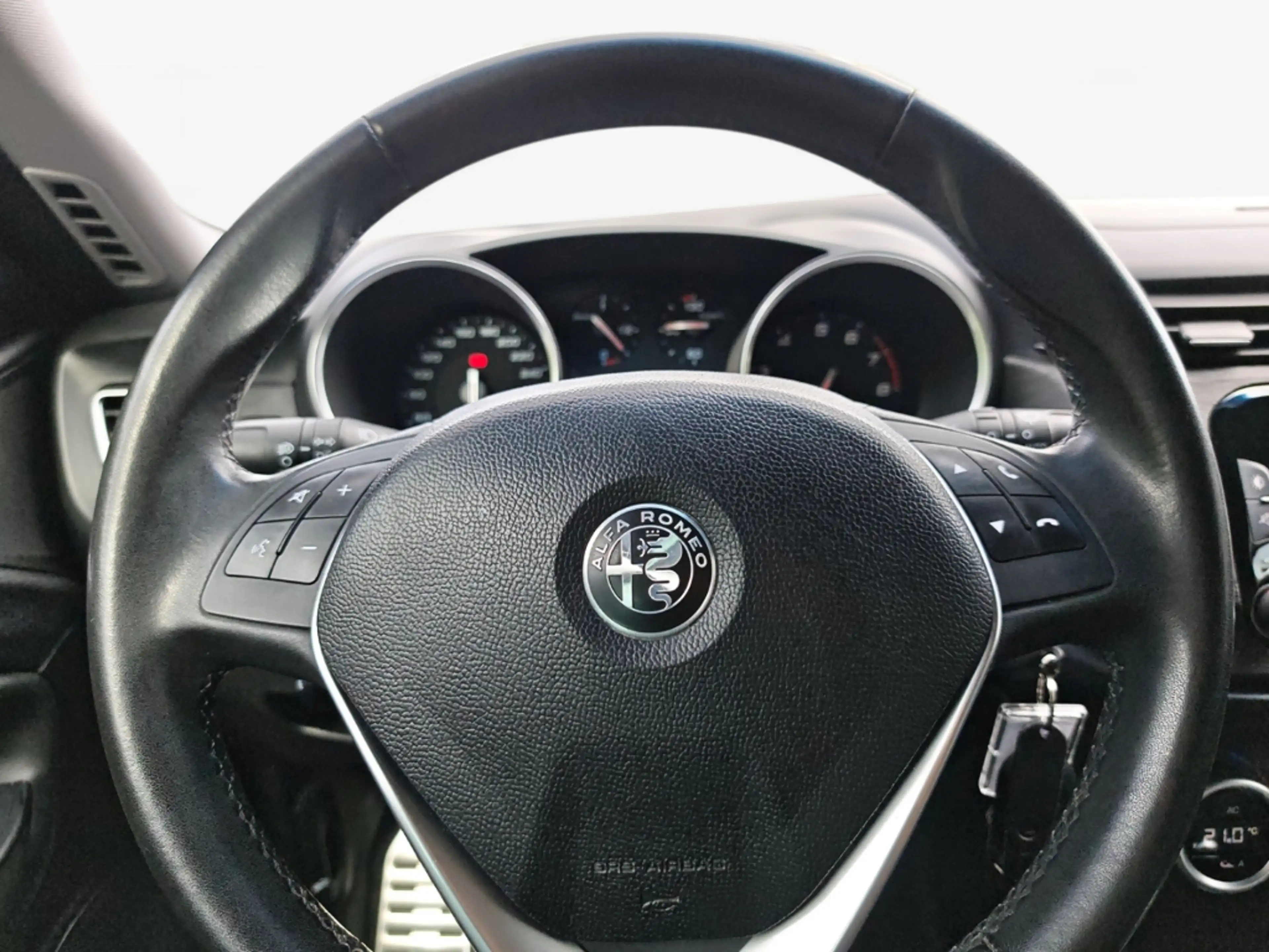 Alfa Romeo Giulietta 1.4 Super +Leder +Sitzheizung +Navi — photo 11