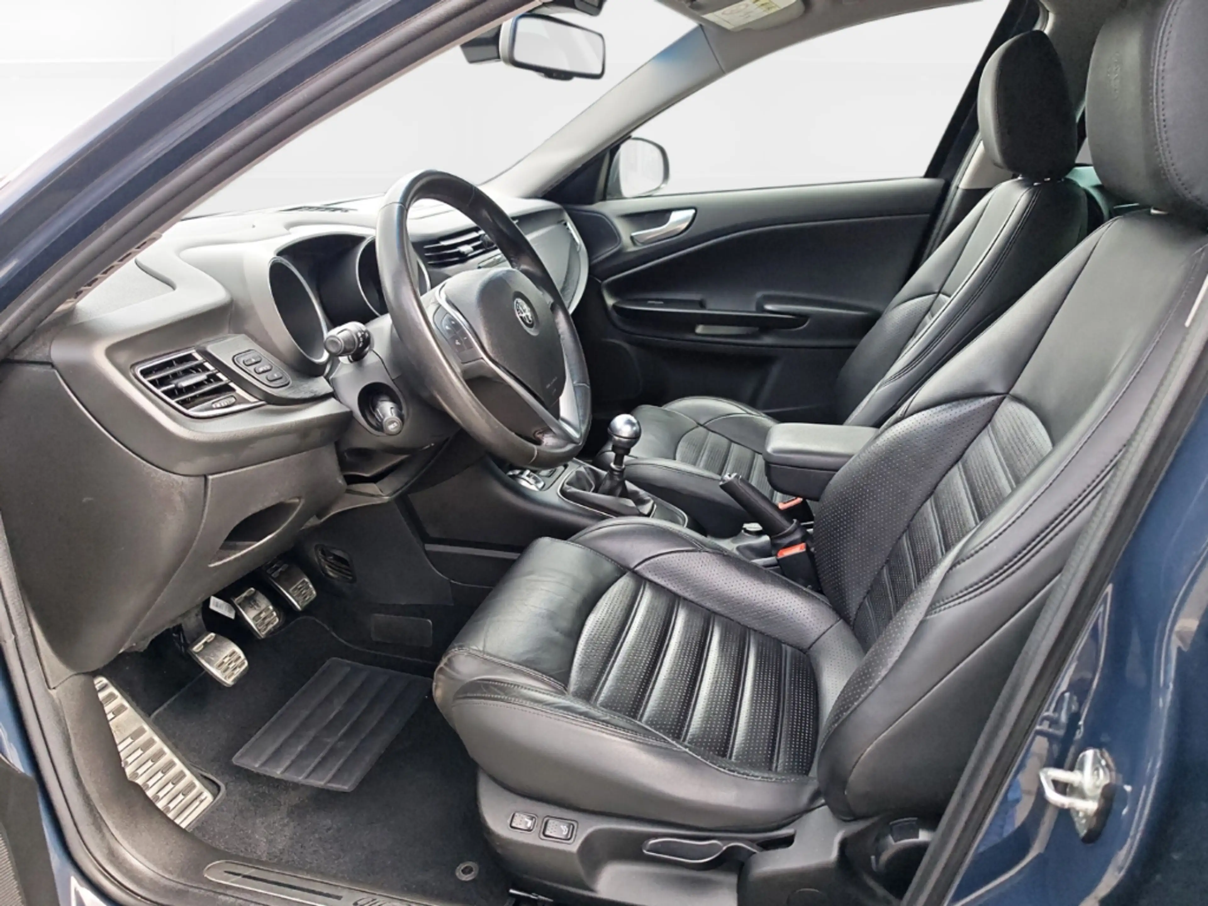 Alfa Romeo Giulietta 1.4 Super +Leder +Sitzheizung +Navi — photo 8