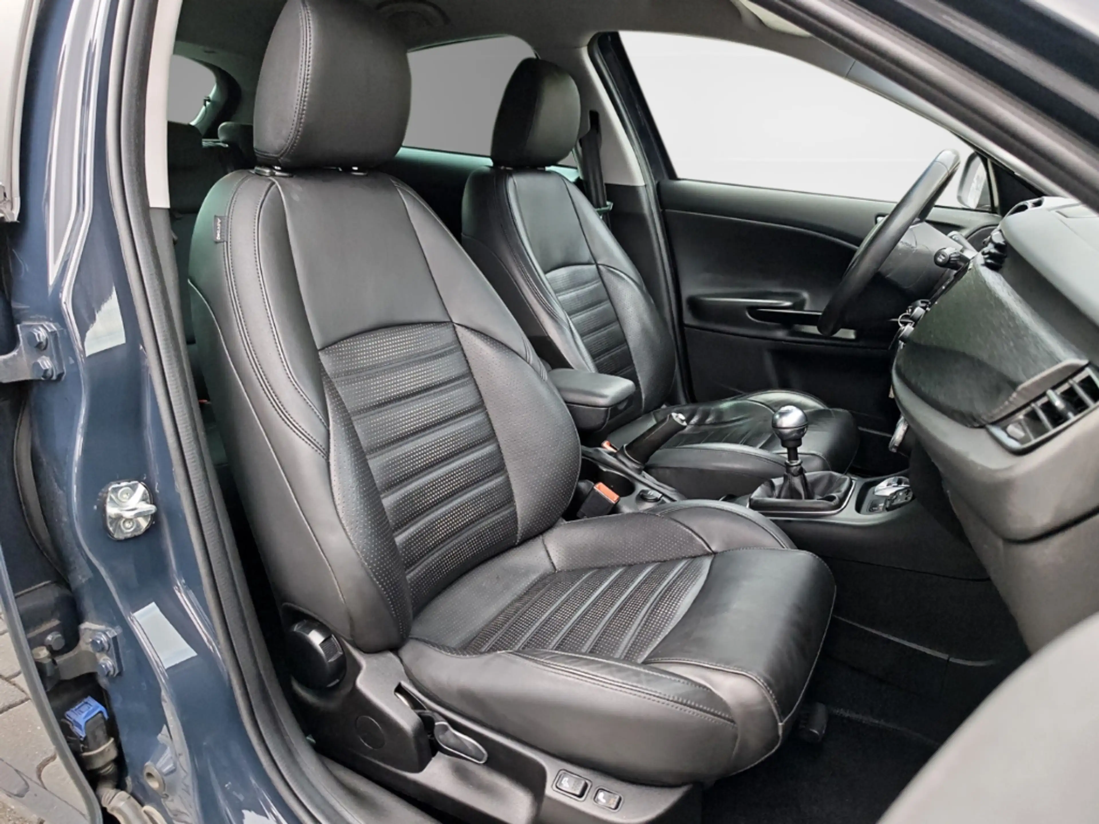 Alfa Romeo Giulietta 1.4 Super +Leder +Sitzheizung +Navi — photo 15