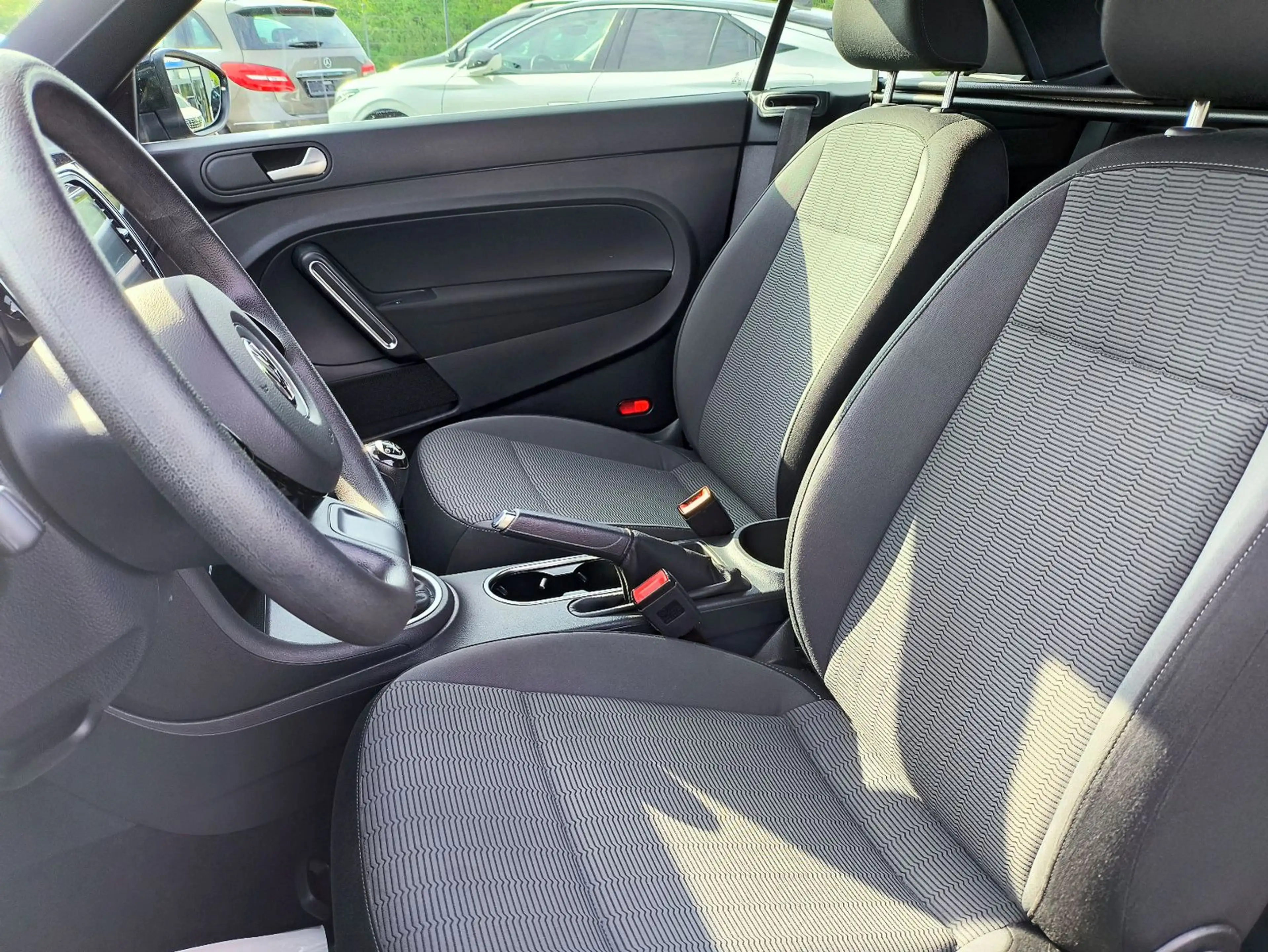 Volkswagen New Beetle Beetle Cabriolet,2 HAND,KLIMA,PDC,WINDSCHOTT — photo 12