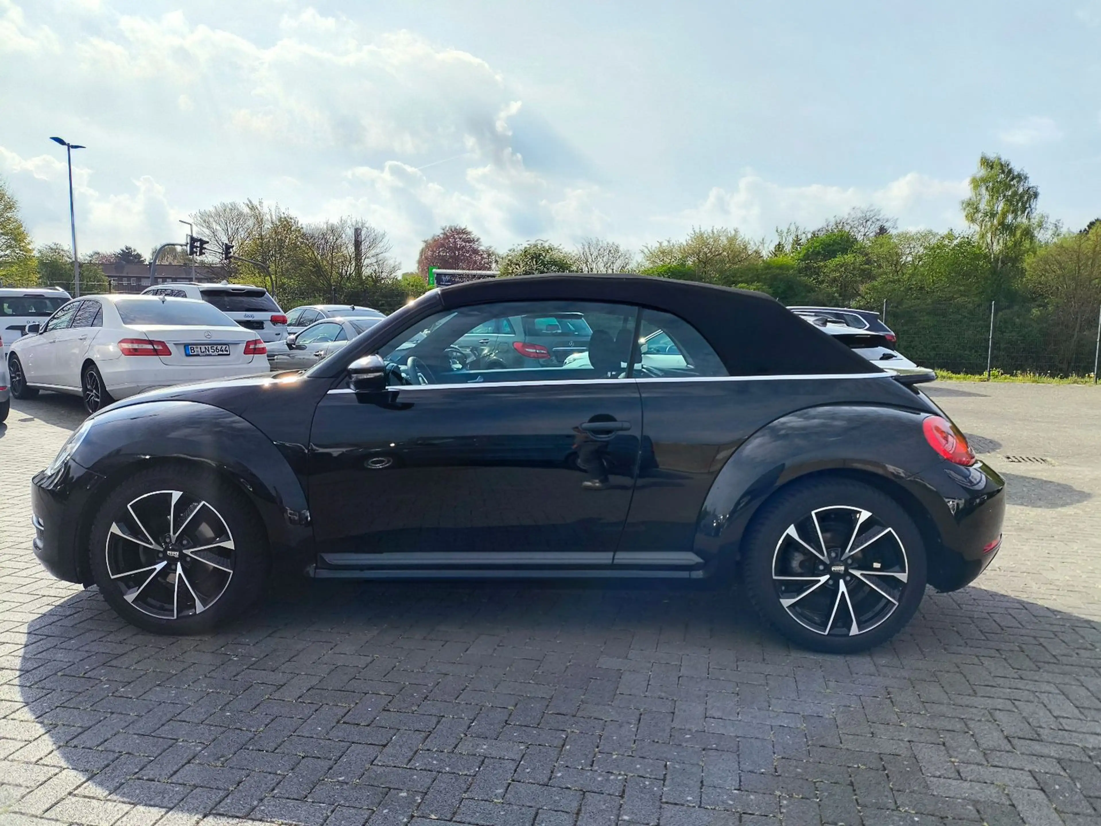 Volkswagen New Beetle Beetle Cabriolet,2 HAND,KLIMA,PDC,WINDSCHOTT — photo 9