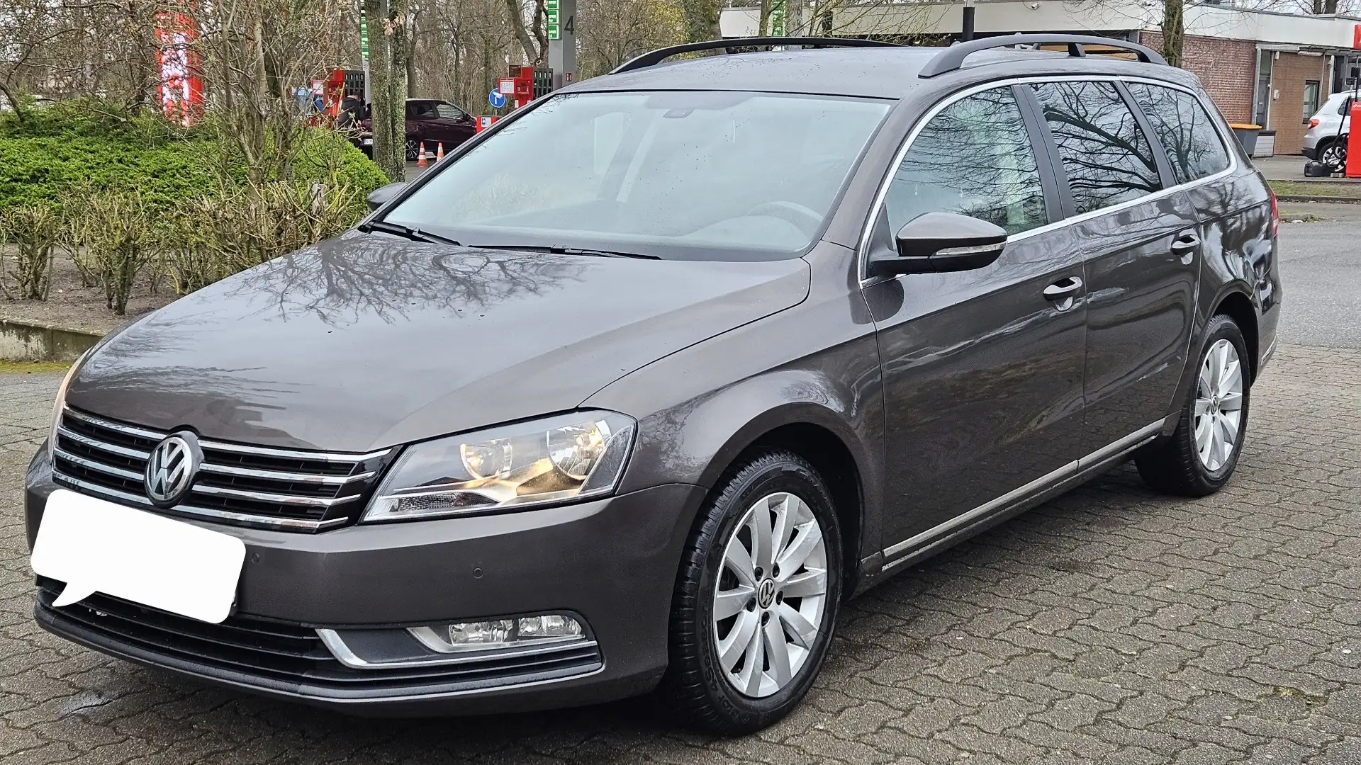 Volkswagen Passat 1.4 TSI Trendline Brown - 1