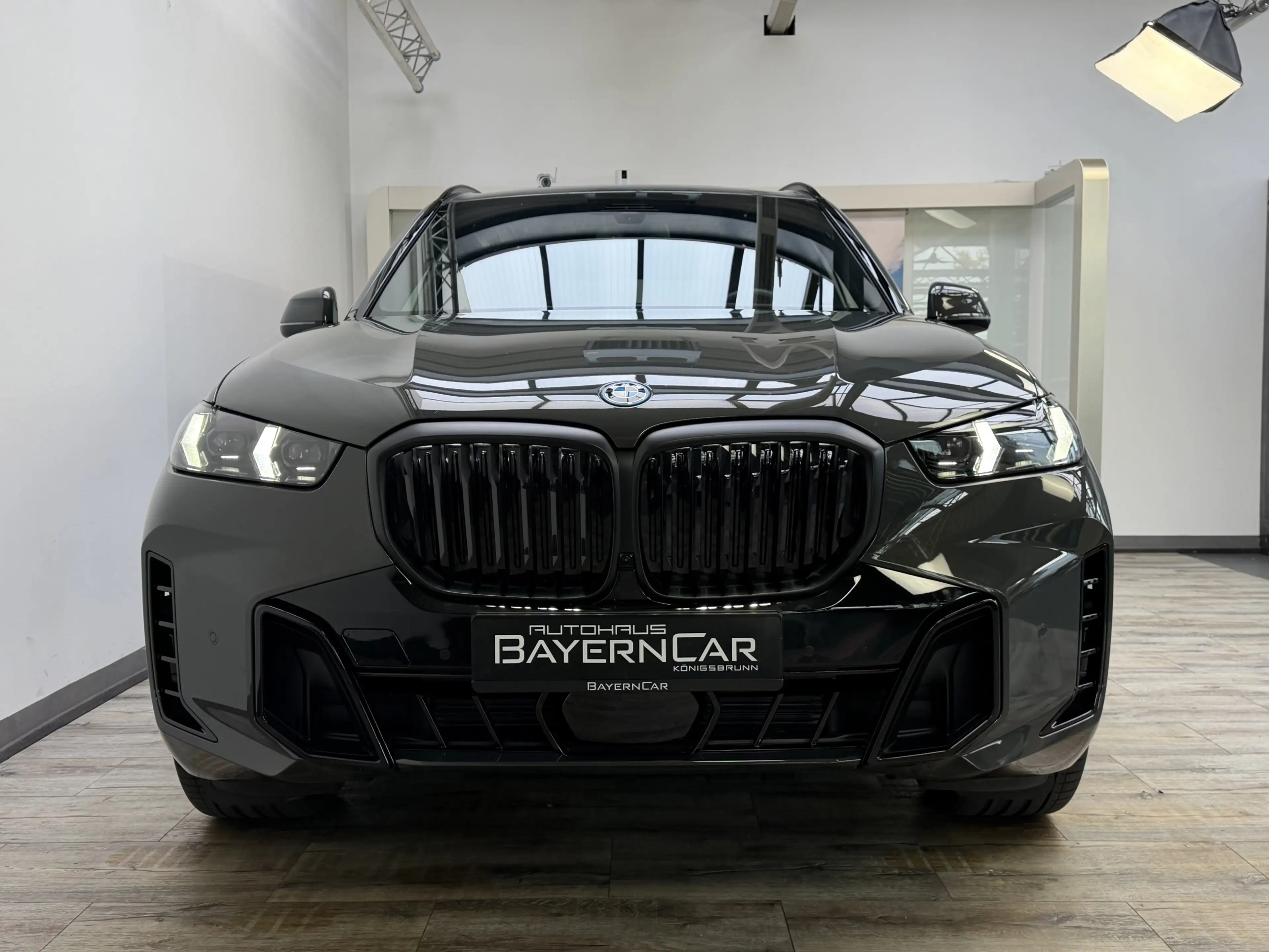 BMW X5 xDr50e M Sport Pro 22Zoll Pano Sitzlüft. AHK — photo 2