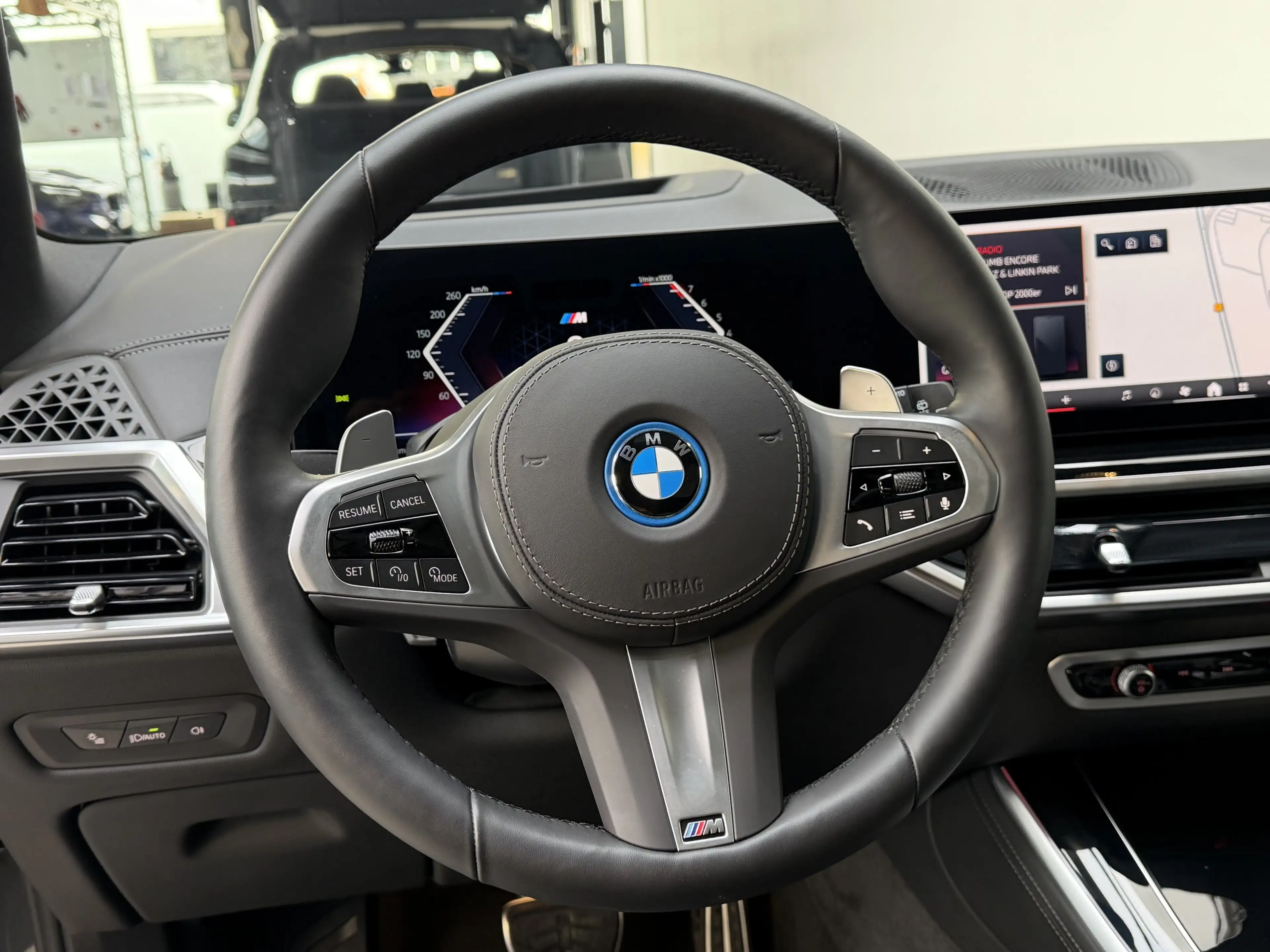 BMW X5 xDr50e M Sport Pro 22Zoll Pano Sitzlüft. AHK — photo 9