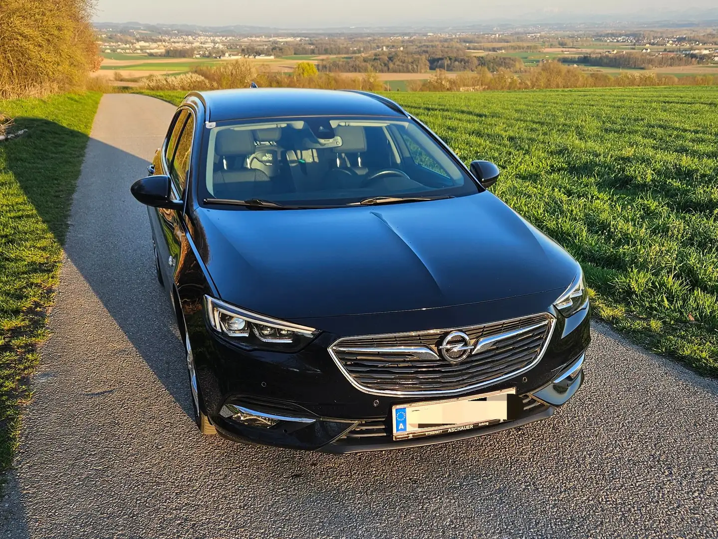 Opel Insignia ST 1,6 ECOTEC Innovation Start/Stop System Schwarz - 2