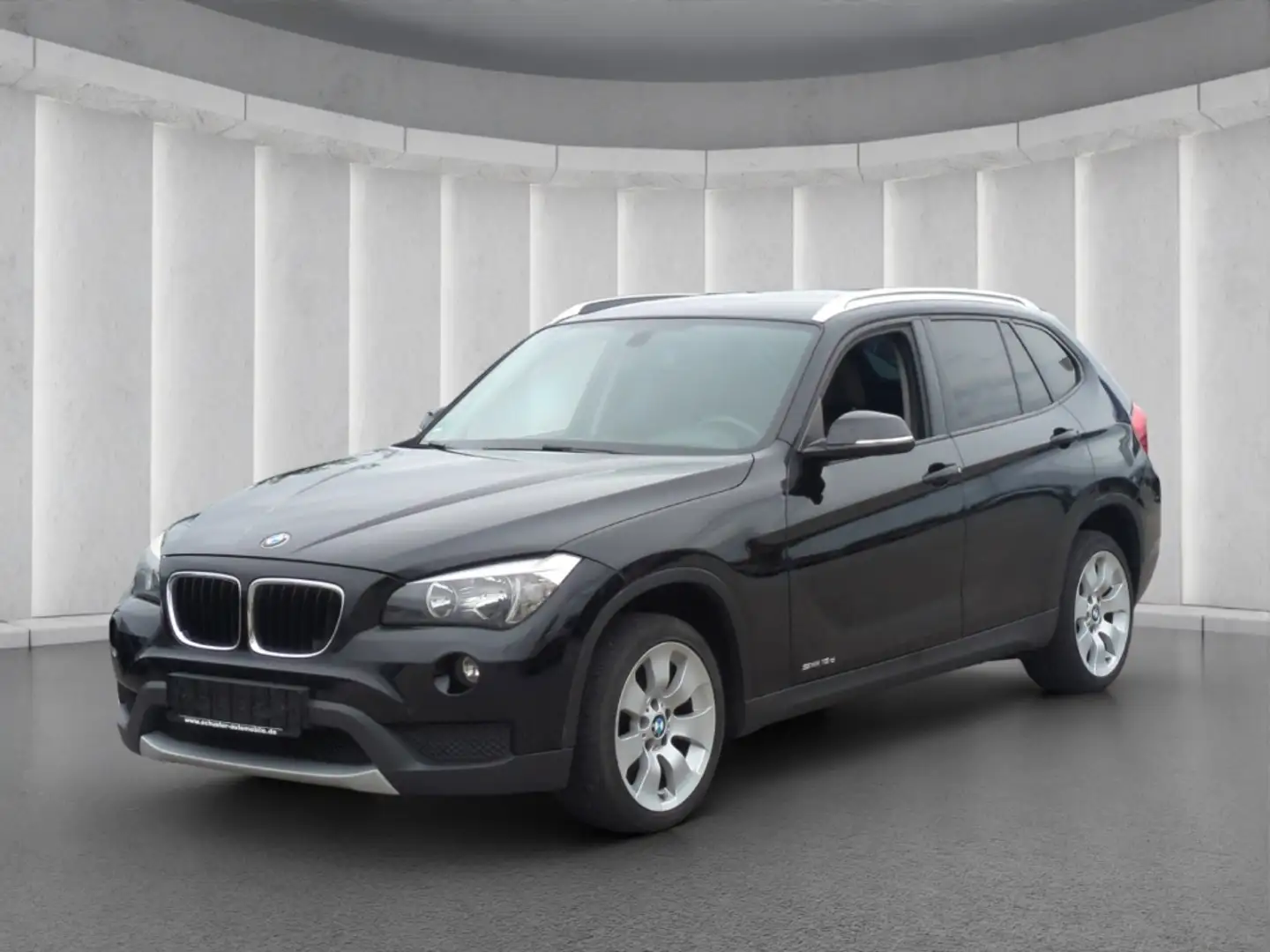 BMW X1 sDrive 18d*Tempom PDC SHZ 2-Zon-Klima Bluetoo Schwarz - 2