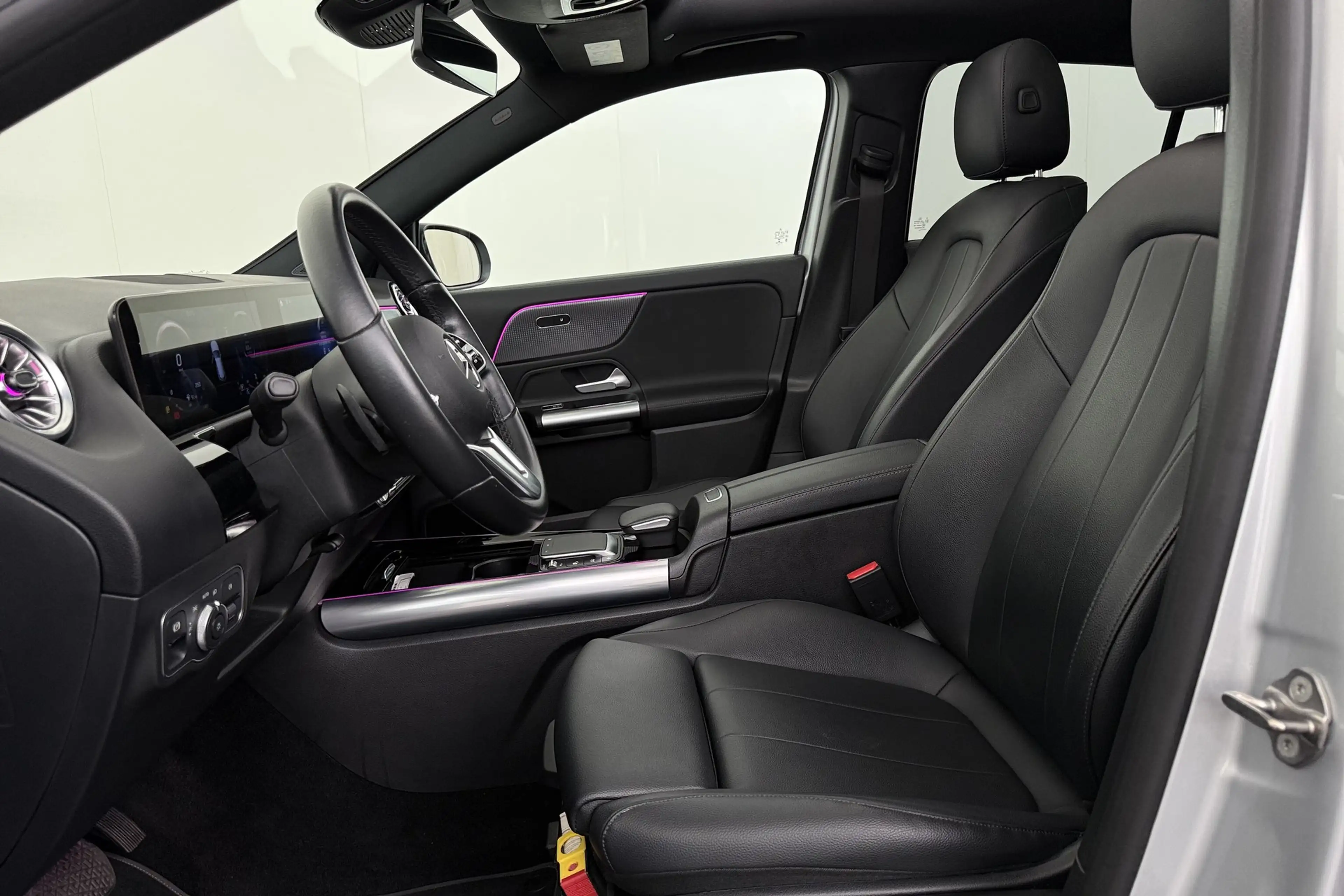 Mercedes-Benz GLA 180 BUSINESS SOLUTION dA 8G-DCT + GPS + LEDER + CAMERA — photo 10