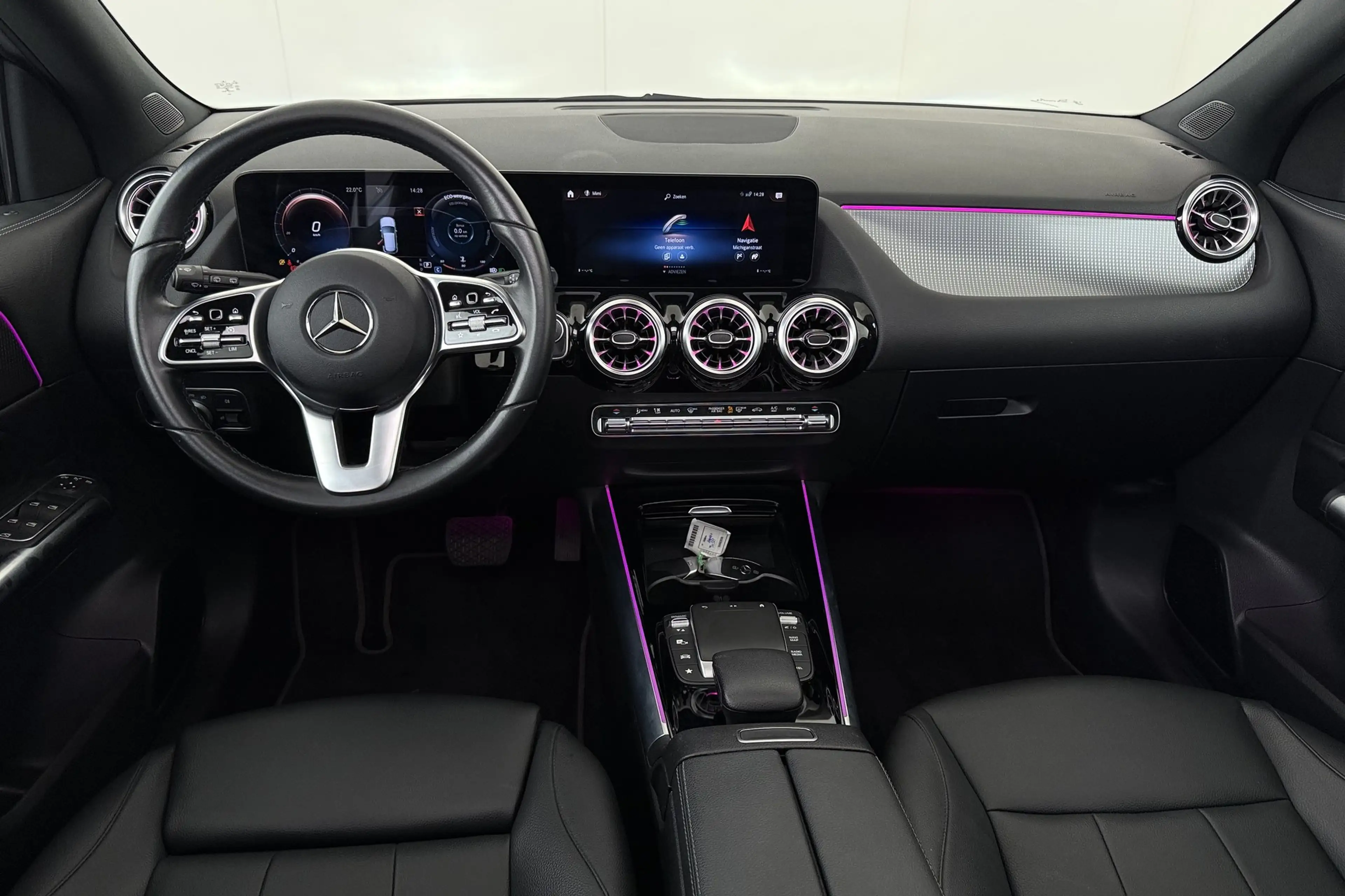 Mercedes-Benz GLA 180 BUSINESS SOLUTION dA 8G-DCT + GPS + LEDER + CAMERA — photo 9