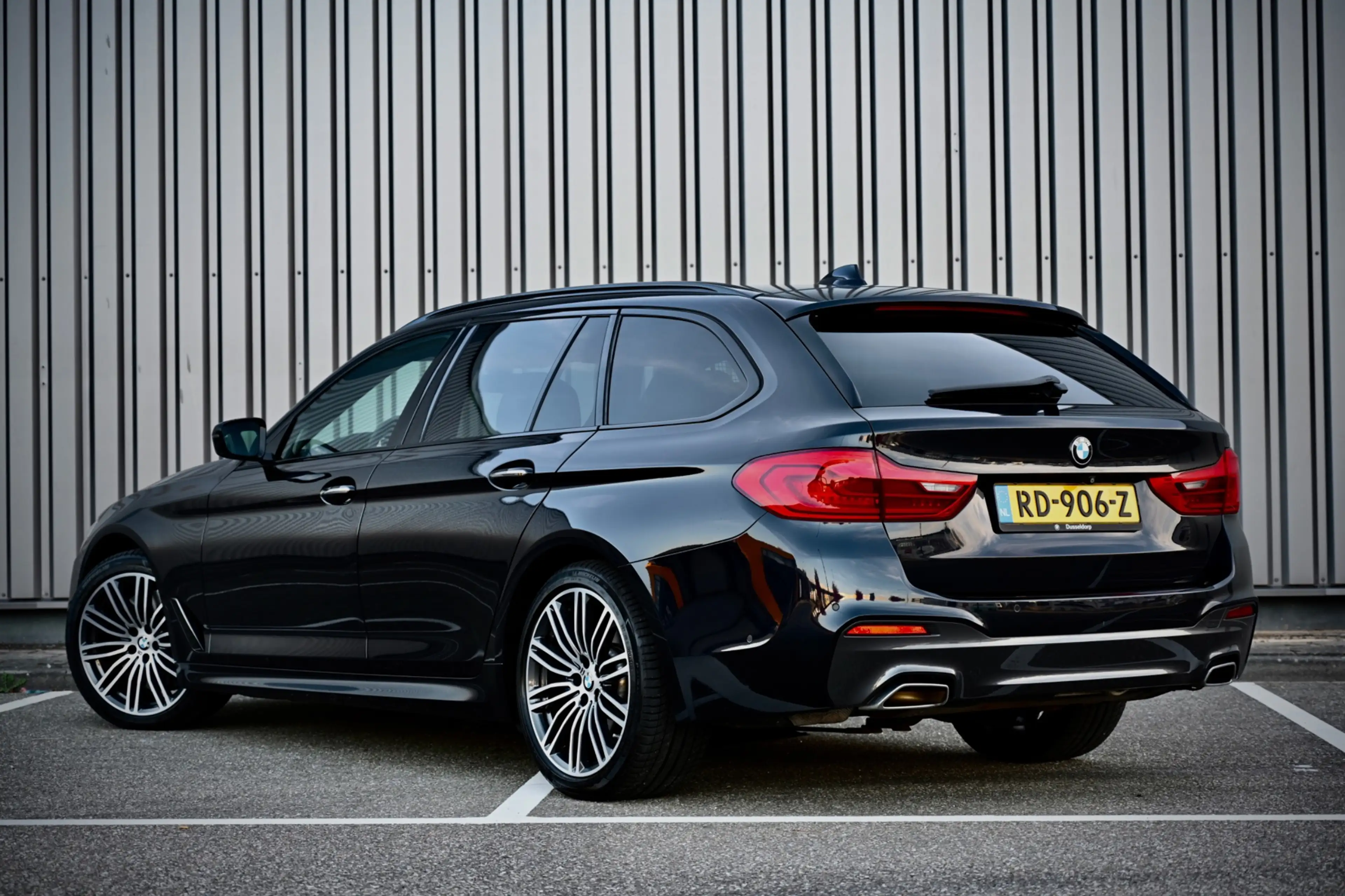BMW 540 5-serie Touring 540i xDrive M-Sport High Executive — photo 2