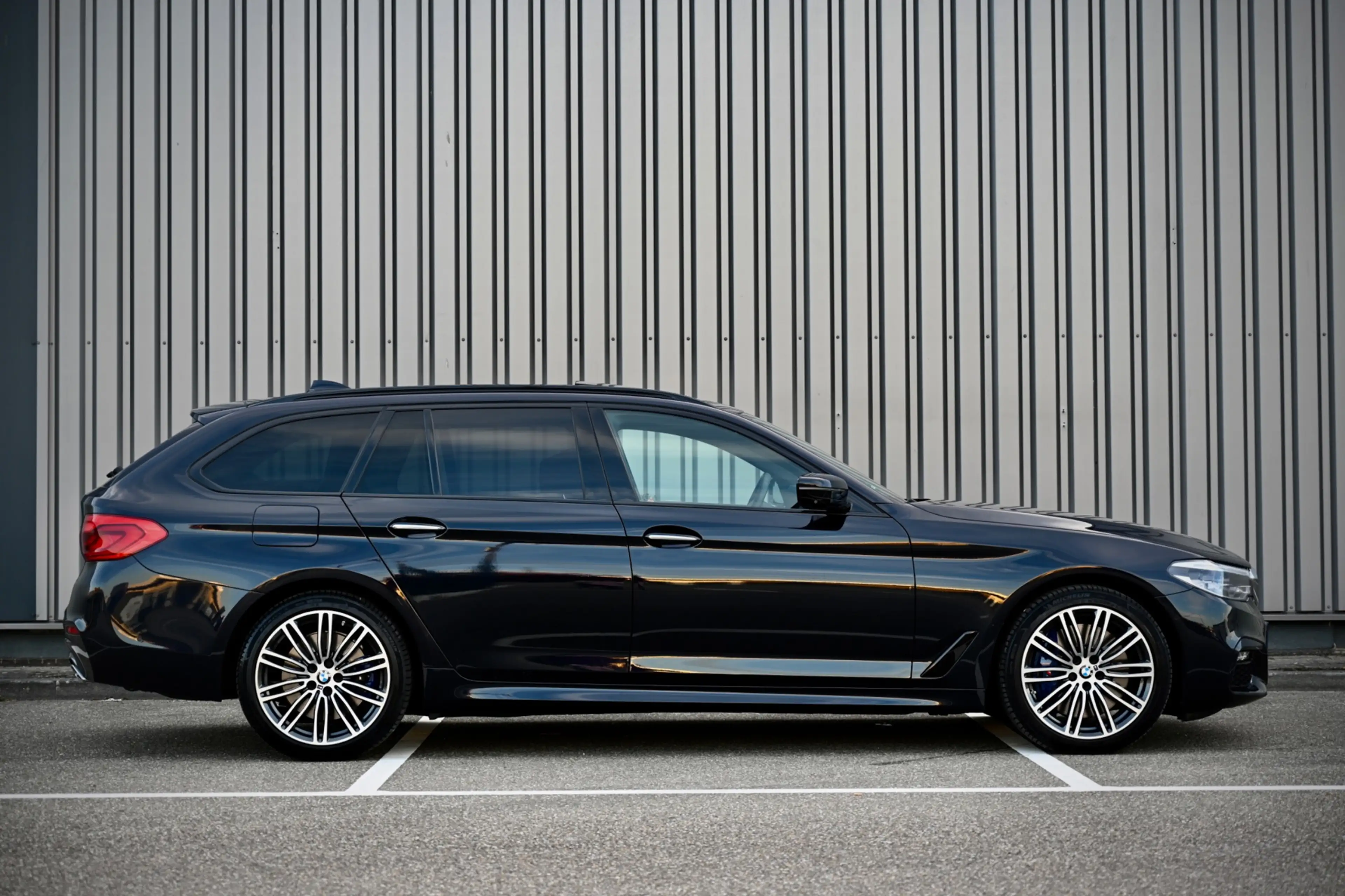 BMW 540 5-serie Touring 540i xDrive M-Sport High Executive — photo 9