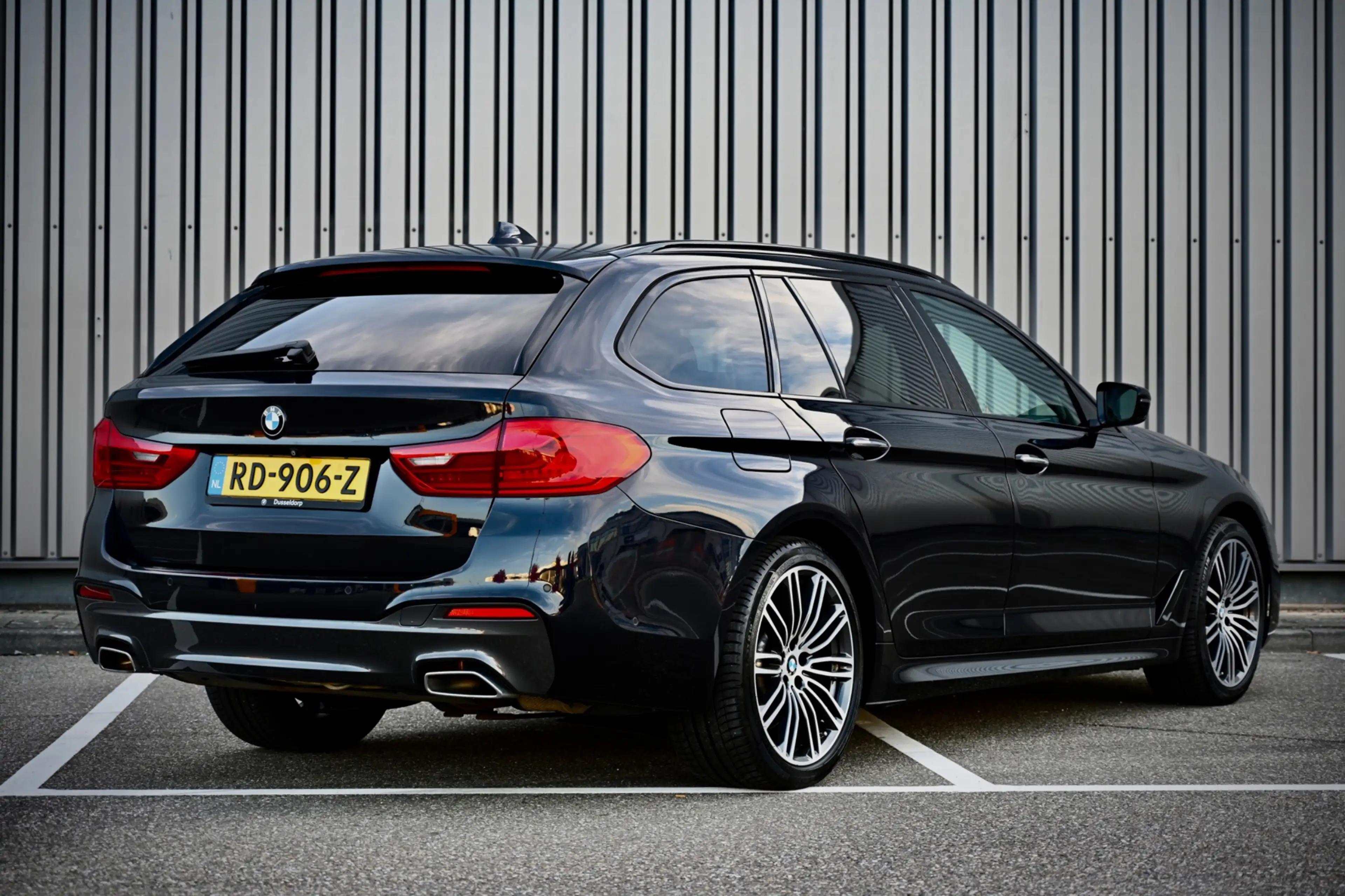 BMW 540 5-serie Touring 540i xDrive M-Sport High Executive — photo 4