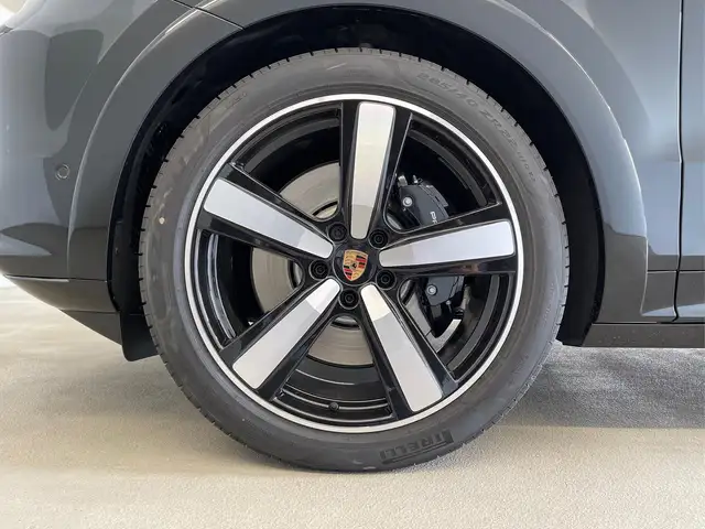 Porsche Cayenne GTS Coupe 4+1 Burmester+Nacht+AHK+22+PDCC+18Weg... Ansicht 8