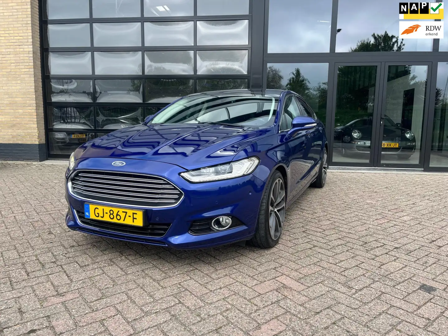 Ford Mondeo 1.5 Titanium, Panodak, Automaat, Navigatie Blauw - 1