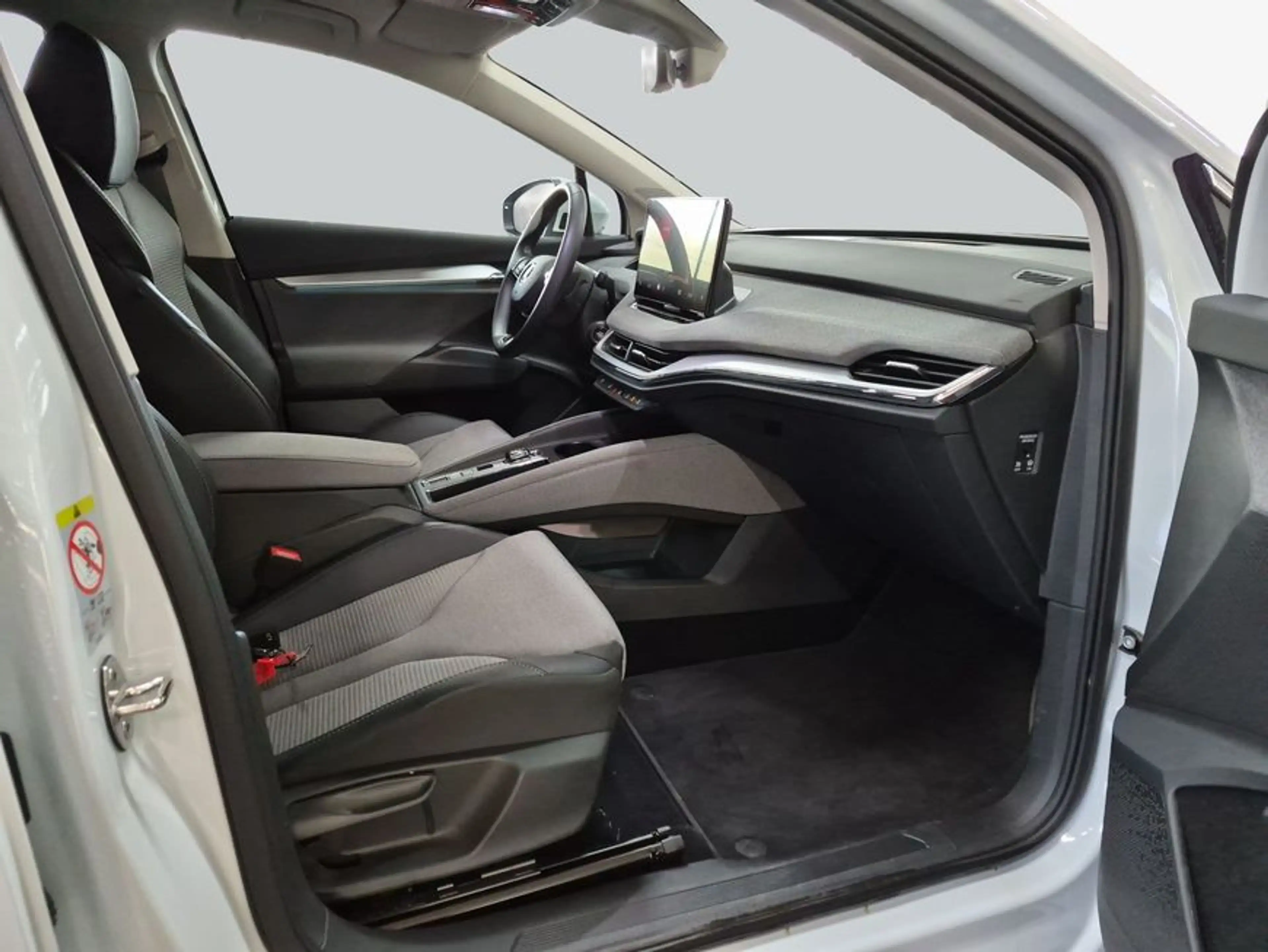 Skoda Enyaq iV 60 — photo 13